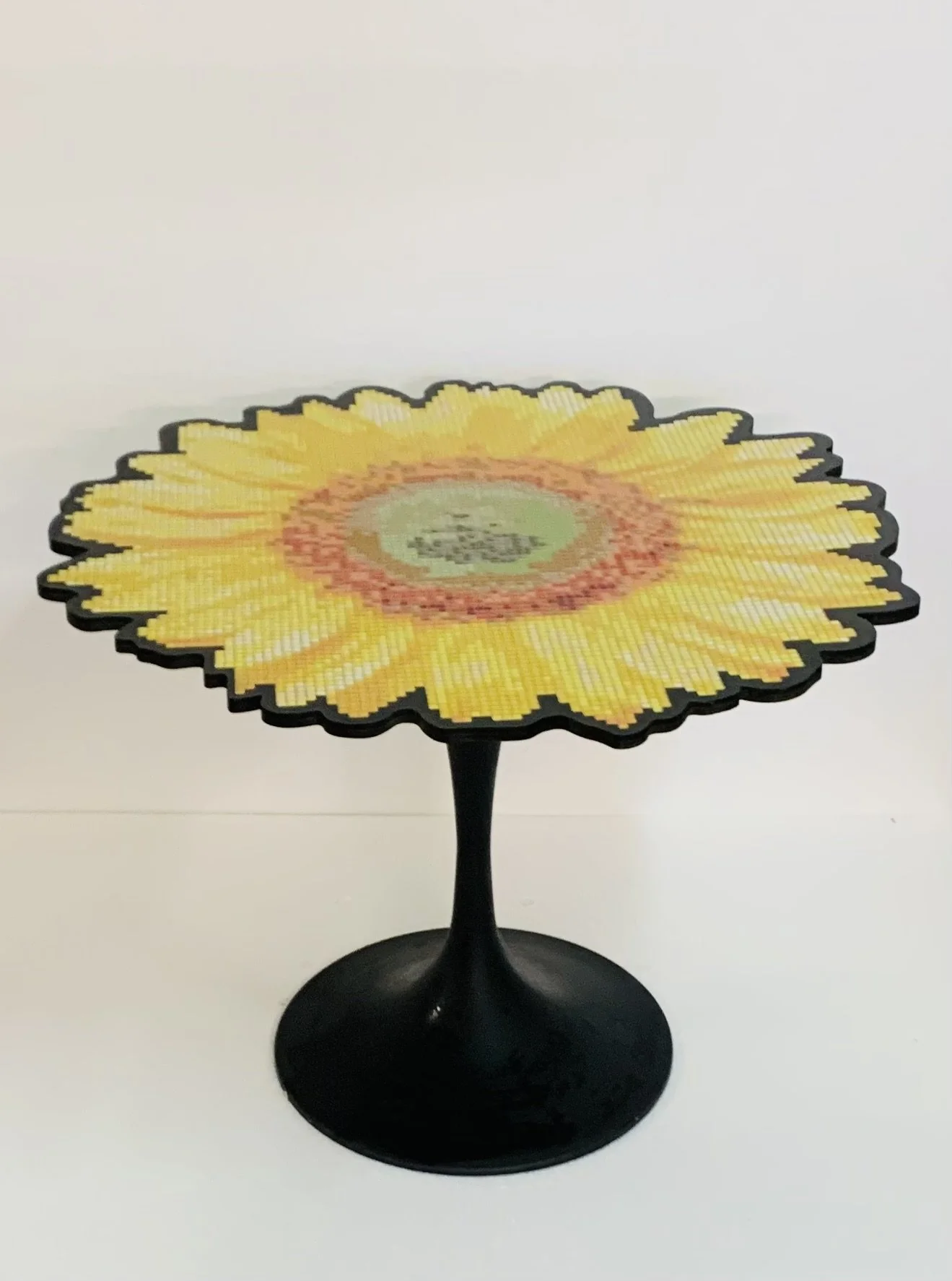 36" Sunflower Table