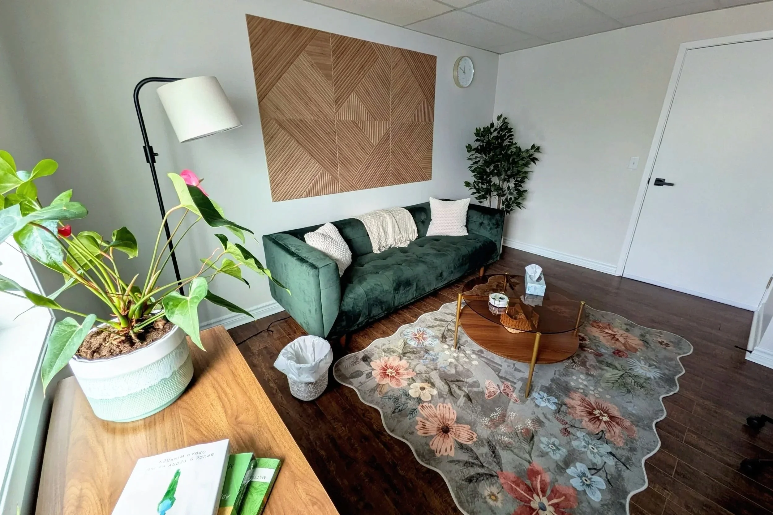 Green therapeutic room at Root Bloom Thrive, a mental health clinic comprised of therapists and a Registered Dietitian in Sudbury, Ontario.