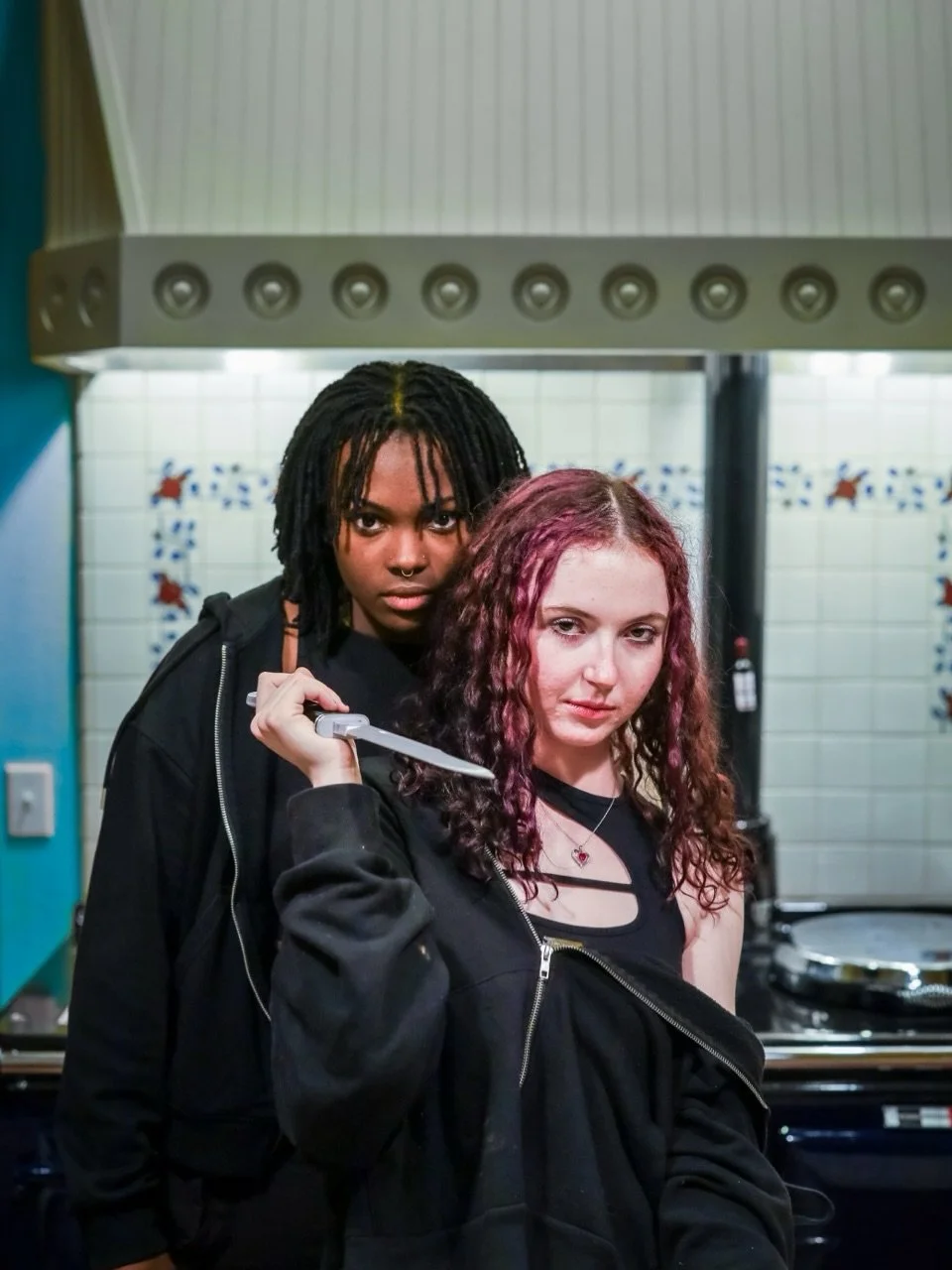 &ldquo;Anthony Perkins, PSYCHO&rdquo; 🔪🩸 

Night photos with a &lsquo;96 touch with @brielle.m.w and @jlayla_fall 

Visit the Macher House! Link in bio 😱

#scream7 #screammovie #scream1996 #stumacher