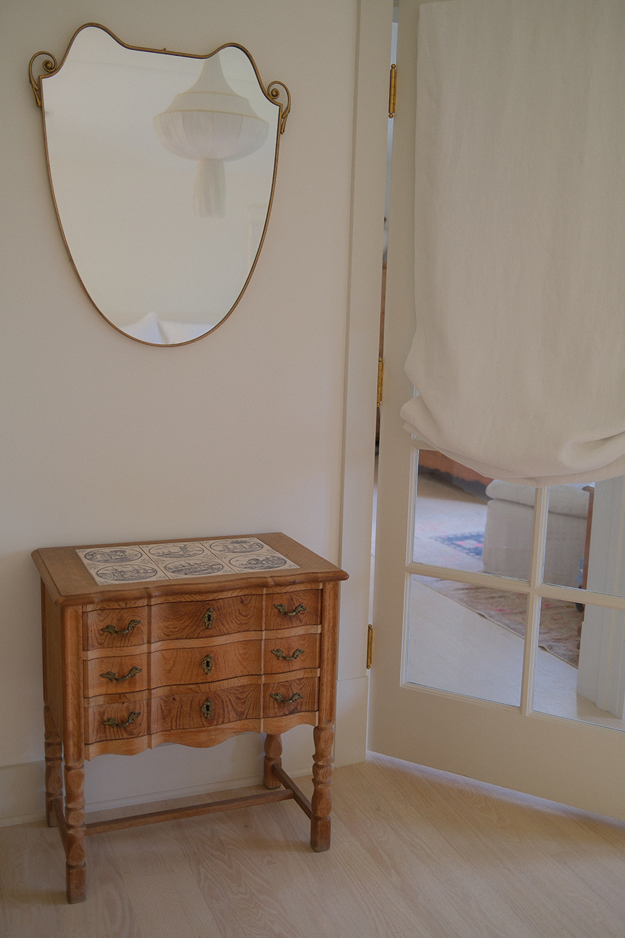 Mirror_resize_1.png