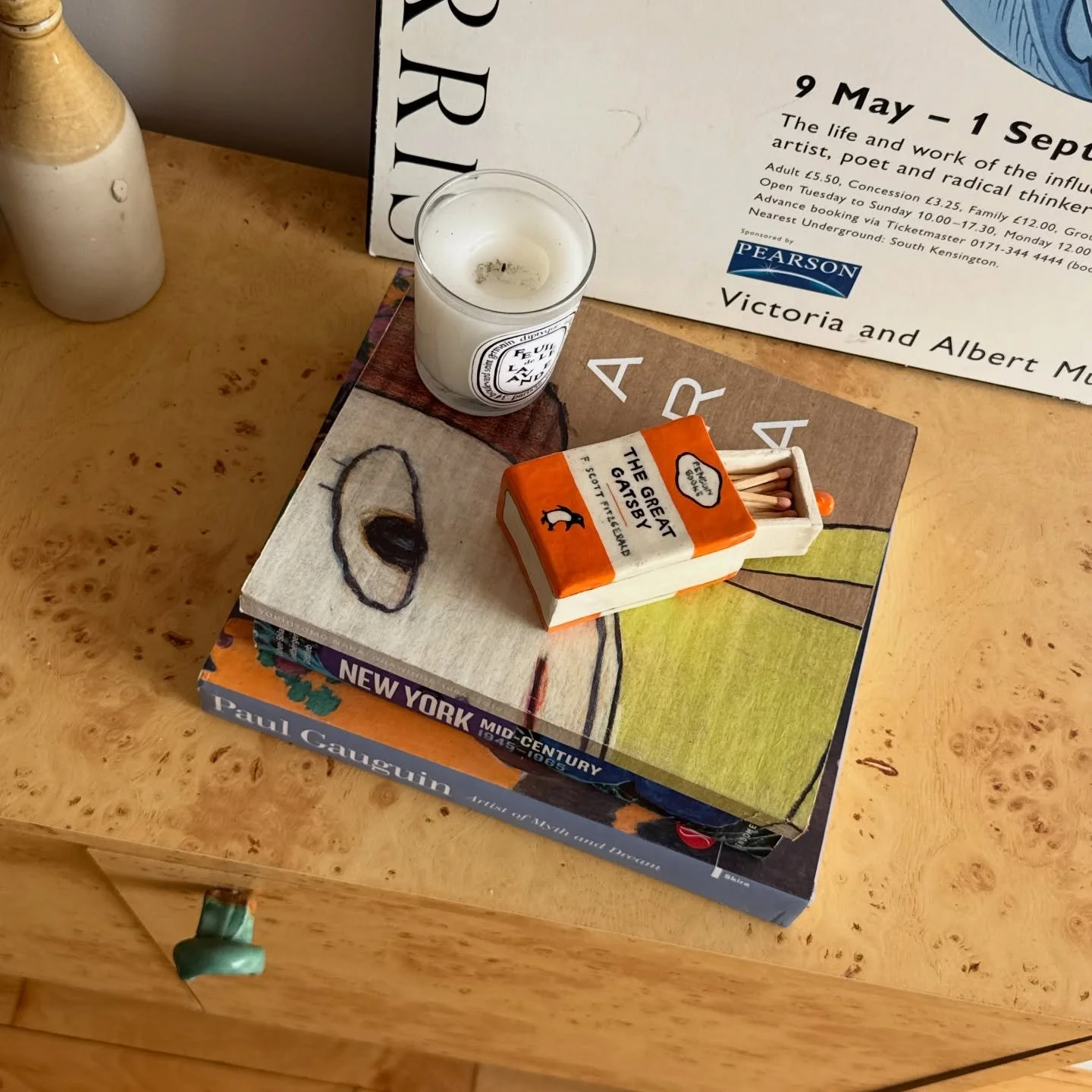 Technically a matchbox, but also a matchBOOK 

#ceramicmatchbox #ceramic #ceramicmatchbook