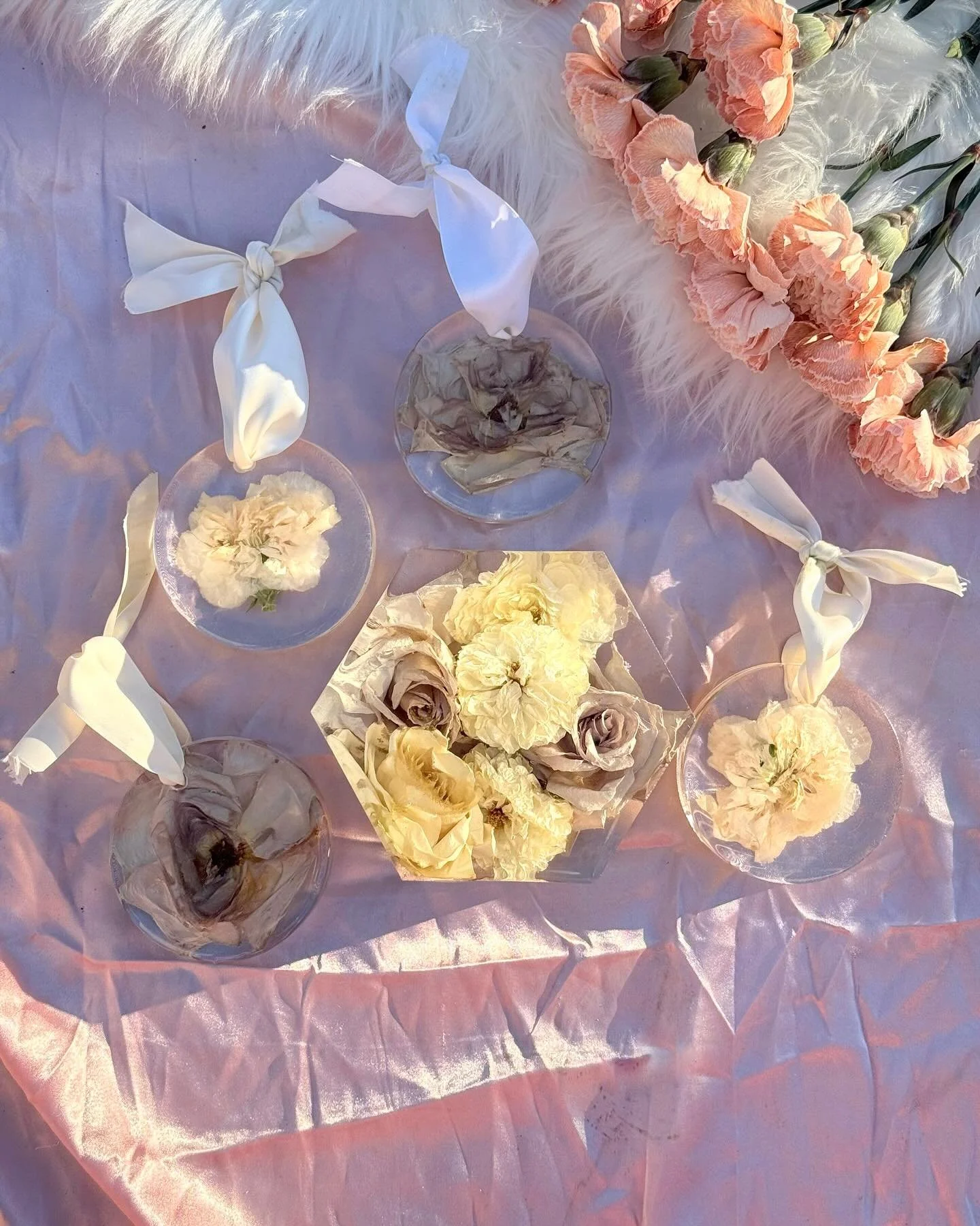 You might not know this but ABHR proudly offers some pretty amazing package bundles if I do say so myself 👀 

Something awesome we do is offer specially curated packages as well!! I love when a bride comes to me with a bundle of items they love and 