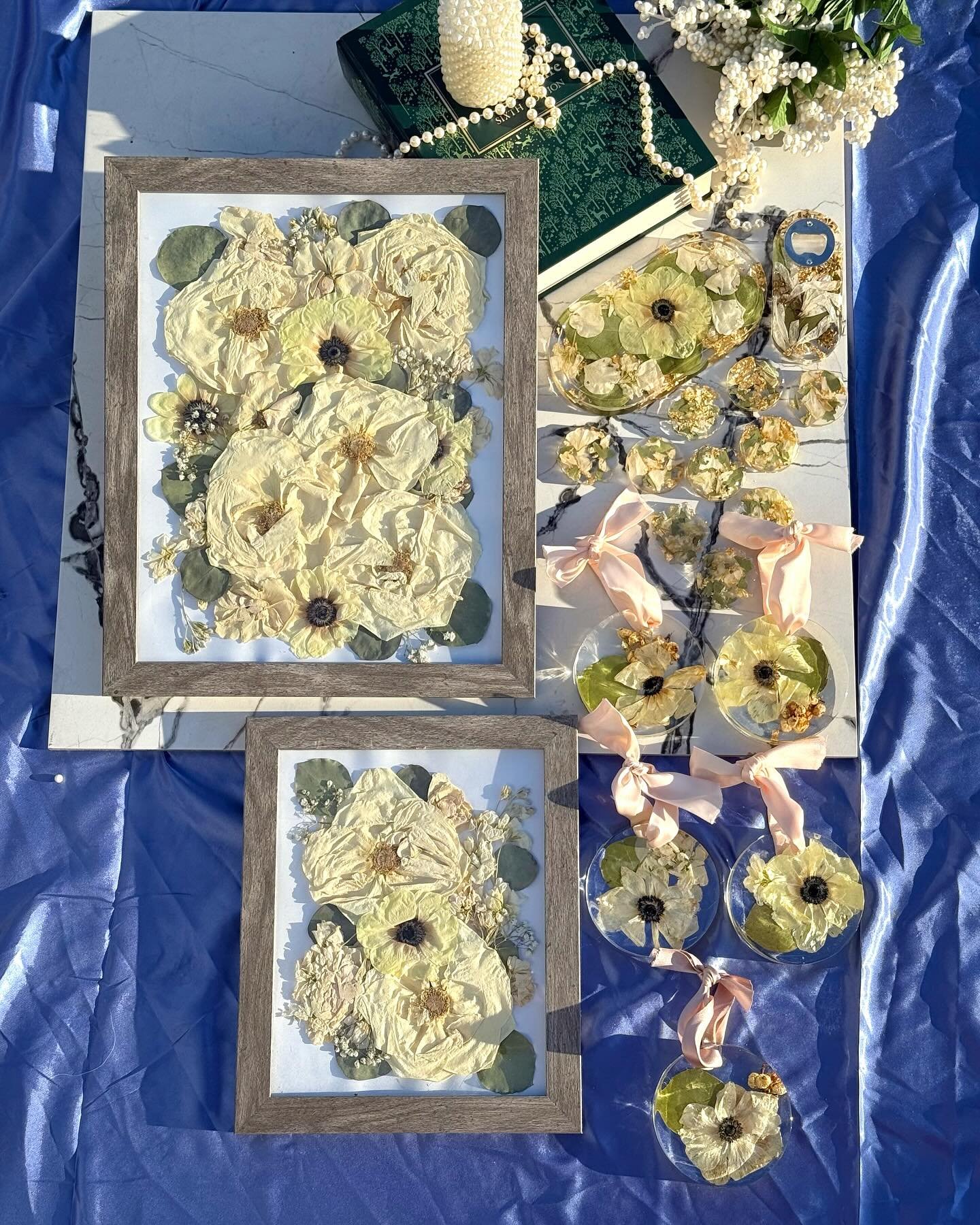 Why choose one or the other when it comes to preserving your important flowers ? Resin , frames , there doesn&rsquo;t need to be a choice anymore - let us do both for you! Combining a both beautiful and functional way of saving your bouquet forever, 