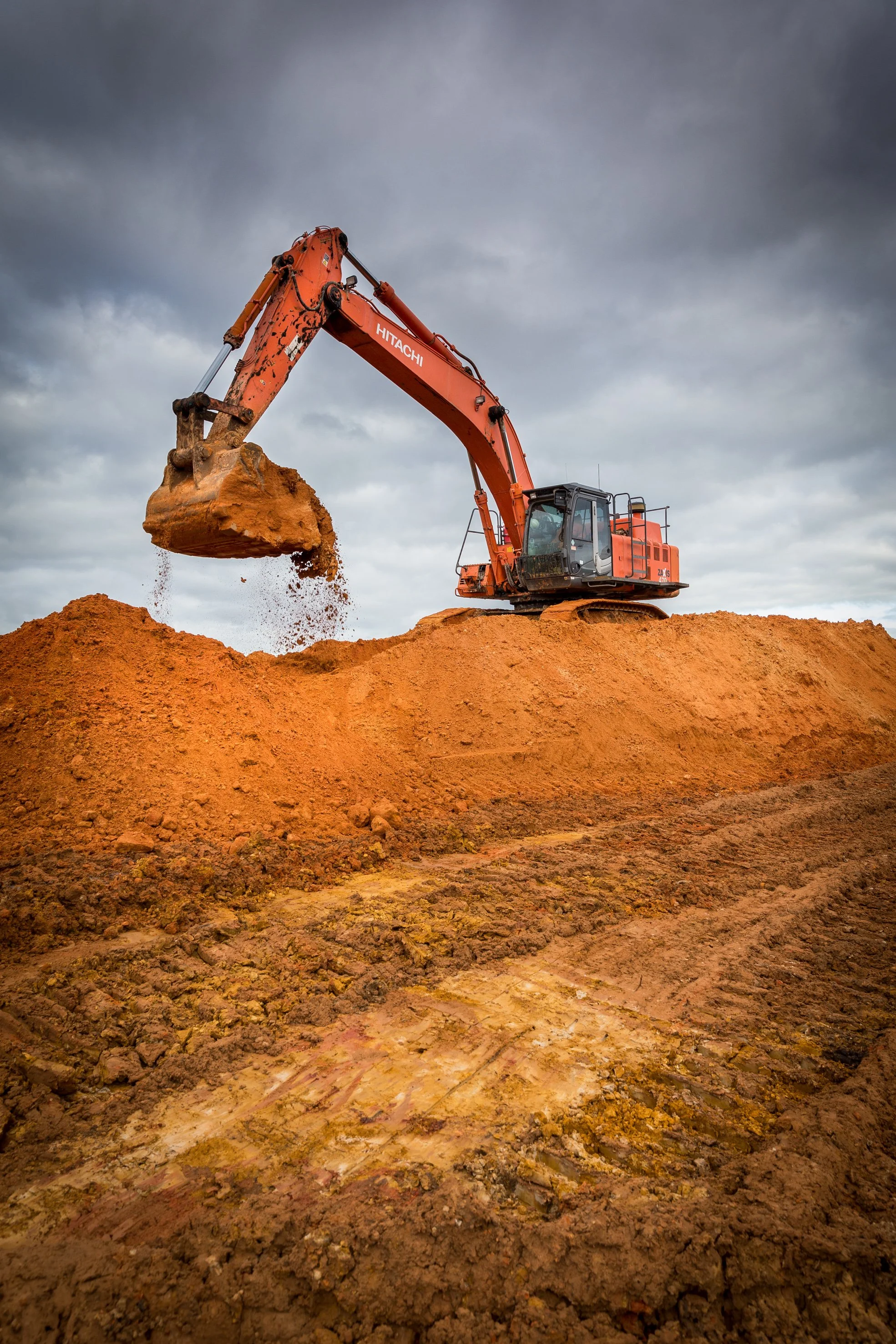 Alex Wallace Photography for industry mining construction and business in Auckland New Zealand and Australia digger and sand mining