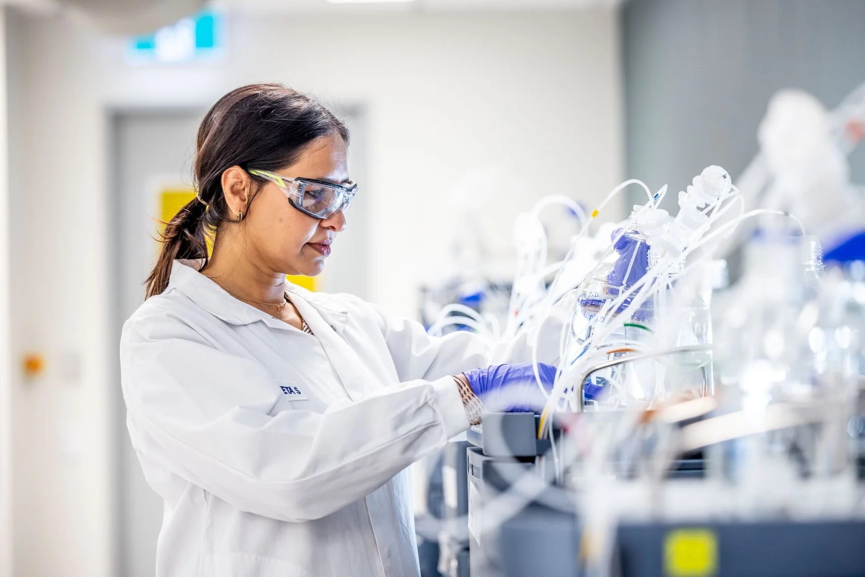 Alex Wallace Photography commercial advertising and industry photos in Auckland New Zealand and Australia manufacturing and factory scientific photos