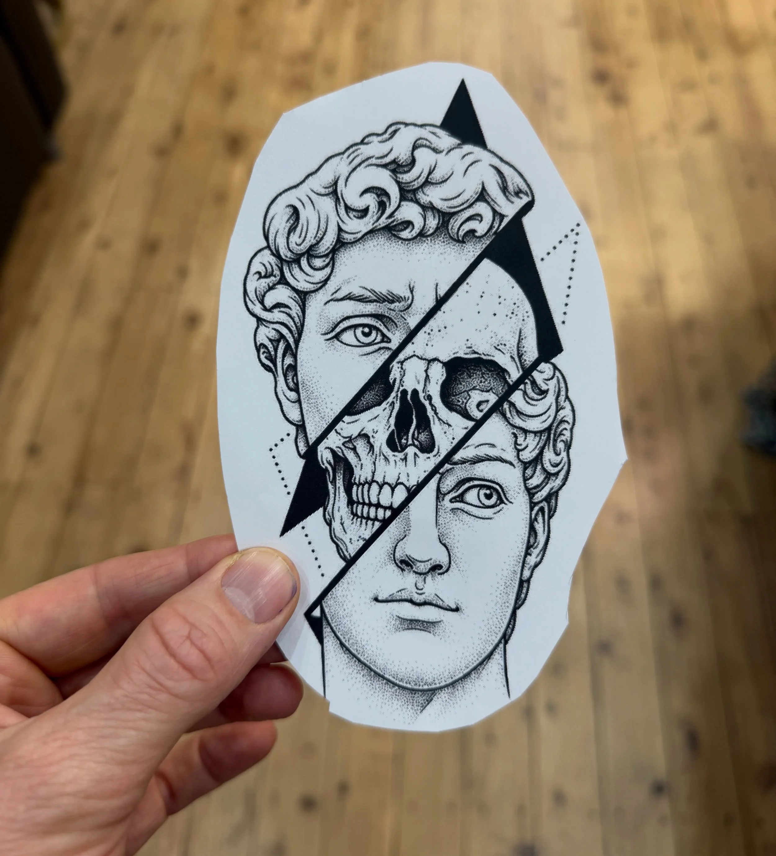 New design im looking to tattoo 
10-15 cm tall $400 arm or leg only 

Dm if you&rsquo;d like to claim this one 
(No repeats ) 

#sydneytattoo #statuetattoo #finelinetattoos #tattoosformen