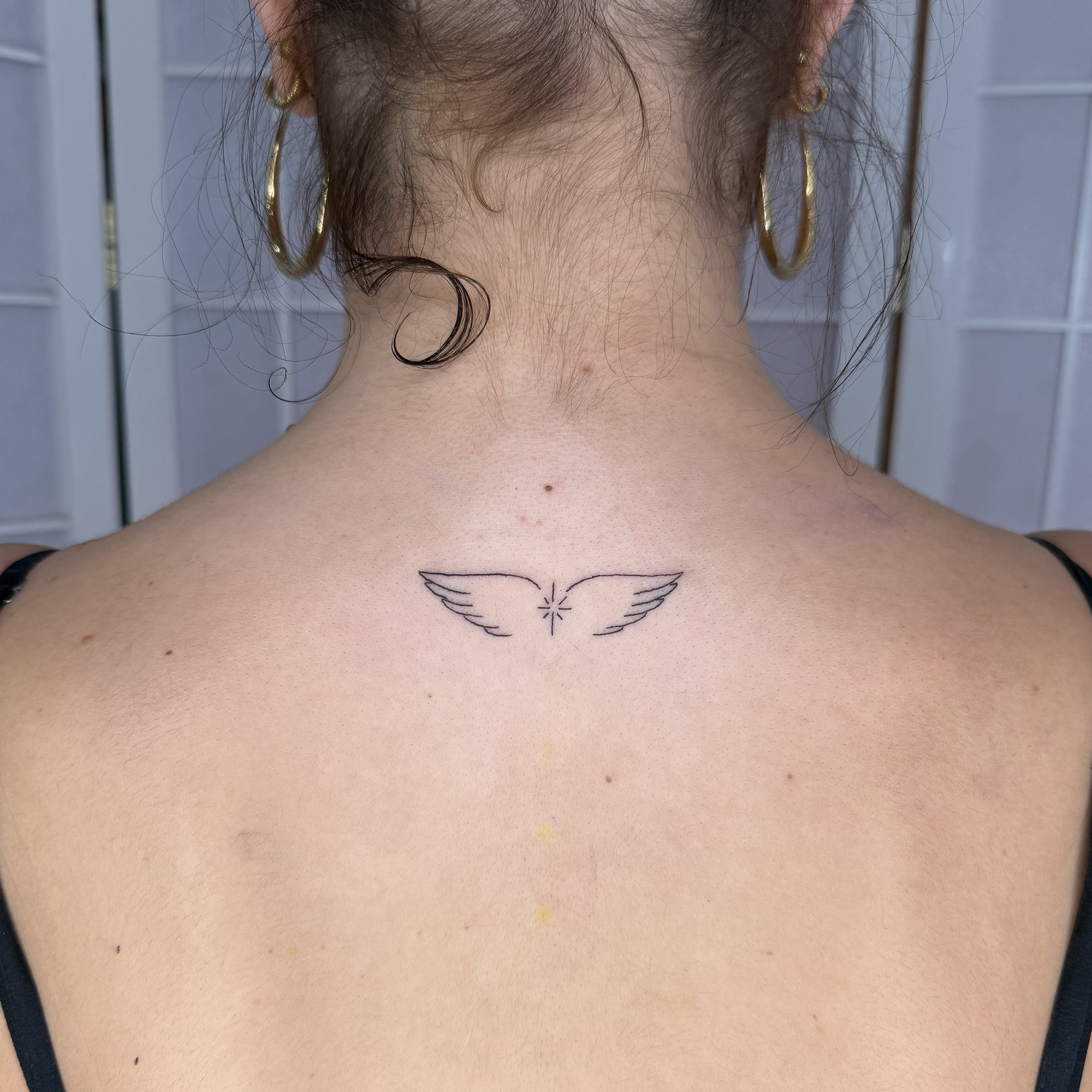 Fineline-angelwings-wings-star-pinterest-tattoo.jpg