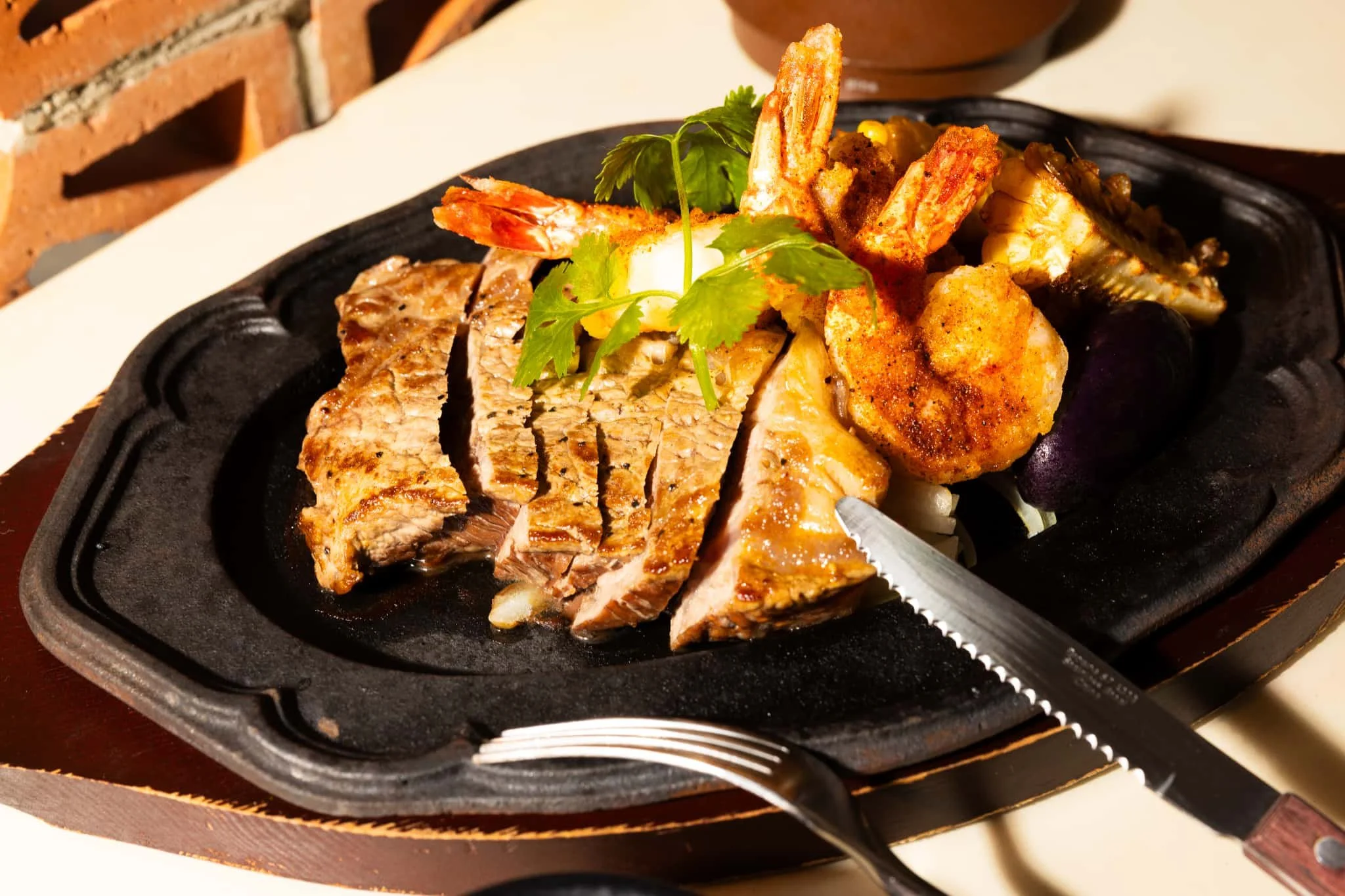 AlohaAmigo_Surf & Turf 6oz with shrimp.jpg