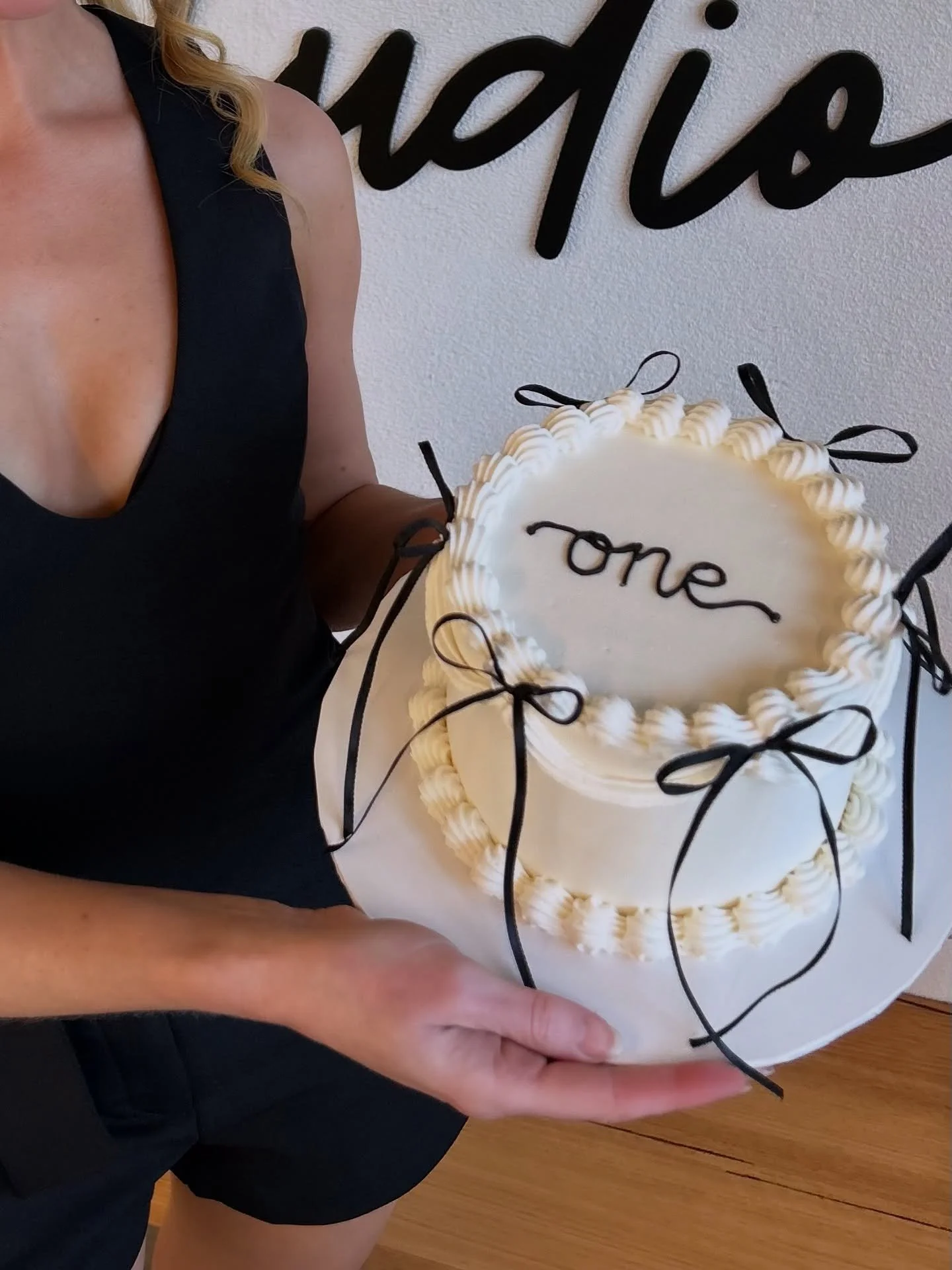 Reminiscing on all things ONE and feeling very grateful for every single person in our wonderful community ✨

#reformerpilates #firstbirthday #community #grateful #pilatesstudio #reformerstudio