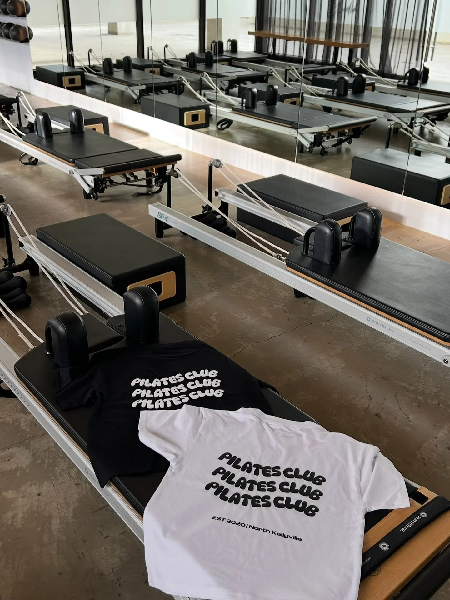 Who&rsquo;s joining the Pilates club? 🖤🤍

The warmer weather is here and so are our Pilates tees! Black &amp; white T-shirts now available in studio! 

We can&rsquo;t wait to see you style your new favourite shirt throughout summer 🙌🏼

#pilates #