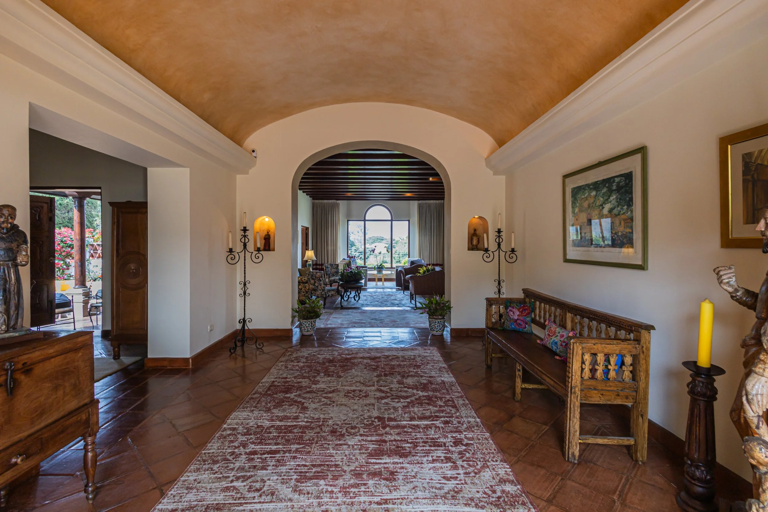3 Casa Helga - Foyer.jpg