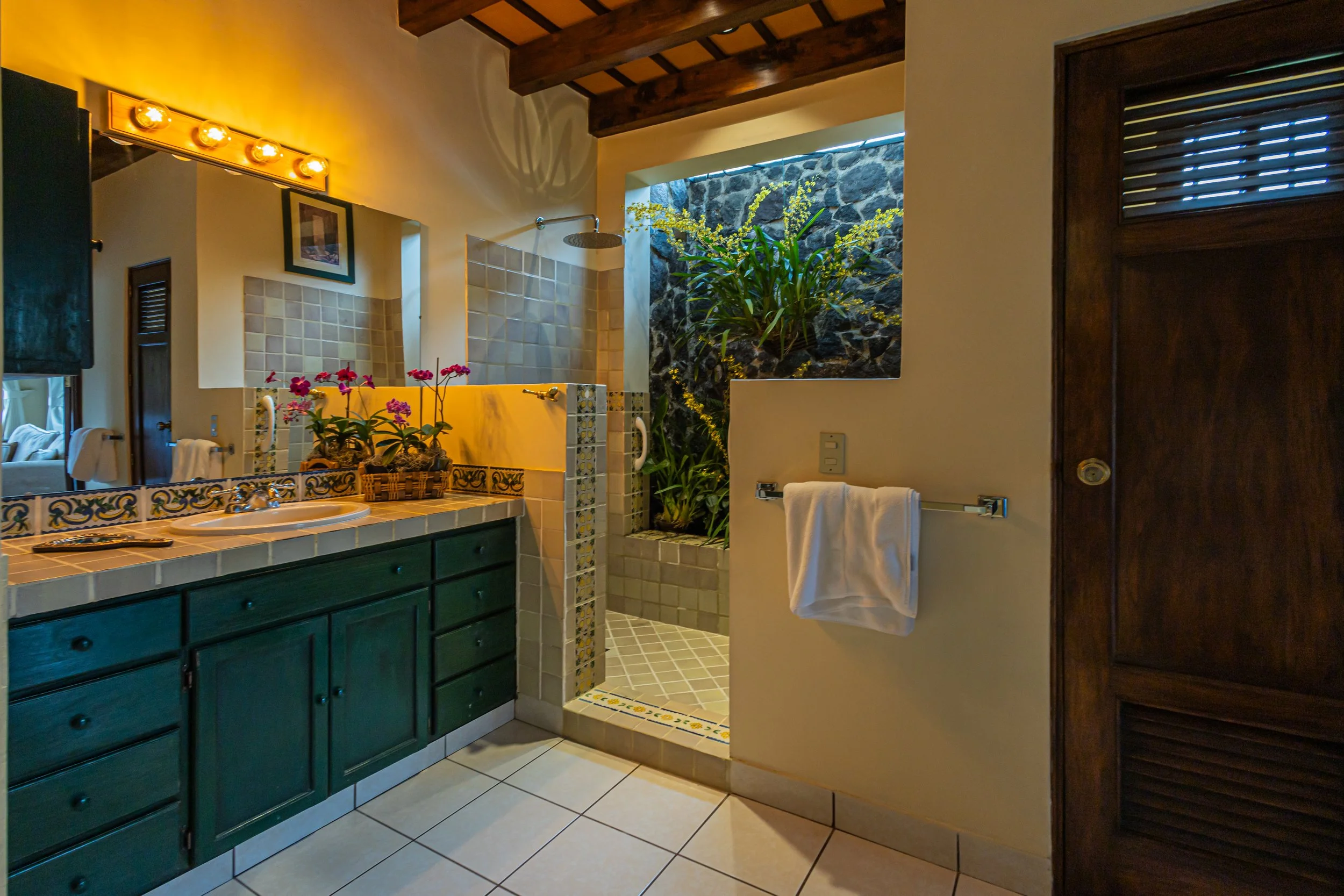 Casa Agua y Fuego - Master Bedroom