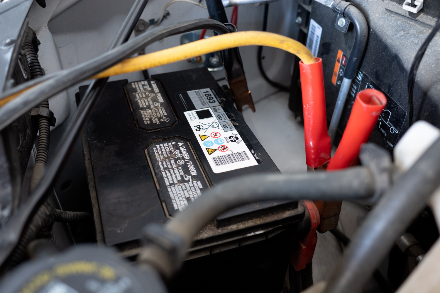 When to Call a Professional for Jump-Start Services vs DIY Attempts