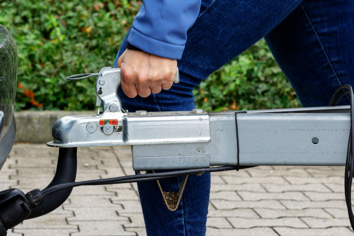 How to Choose the Right Trailer Hitch for Your Vehicle Safely