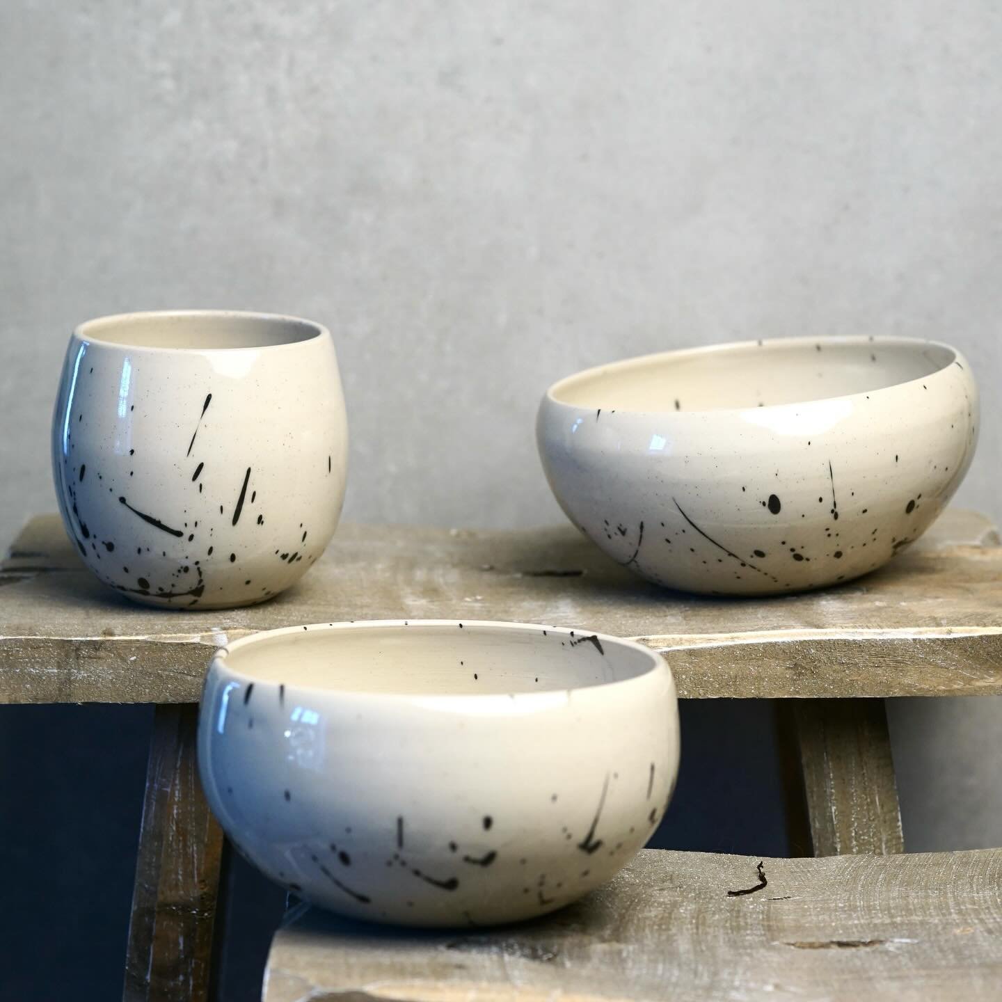 New Edition 089
#pottery_by_mi #pottery #potterylove #potteryisart #keramikliebe #handthrown #handgemacht #töpfern #töpfernistdasneueyoga #ilovepottery #unikat #clayart #töpfernistdasneueyoga #töpfernmachtglücklich #badkreuz