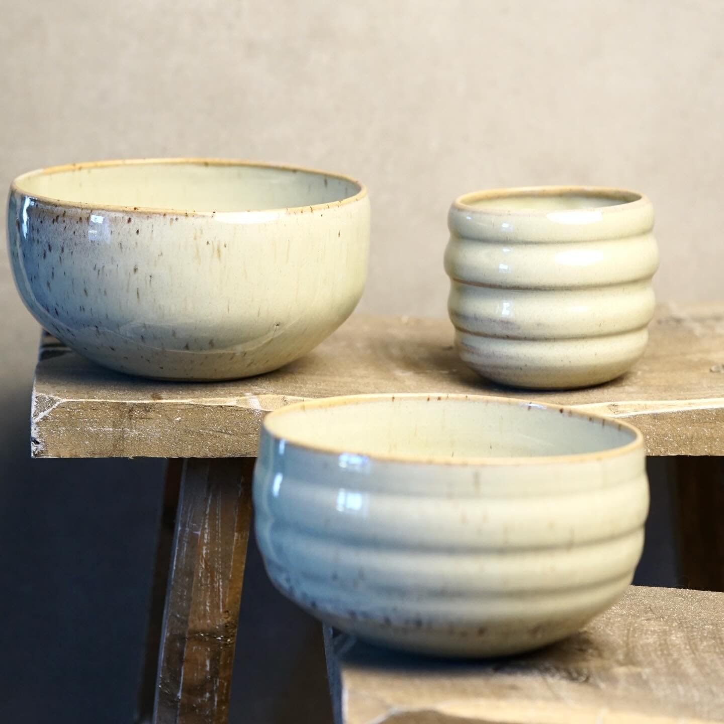 Pfefferminz Serie 092
#pottery_by_mi #pottery #potterylove #potteryisart #keramikliebe #handthrown #handgemacht #töpfern #töpfernistdasneueyoga #ilovepottery #unikat #clayart #töpfernistdasneueyoga #töpfernmachtglücklich #ba