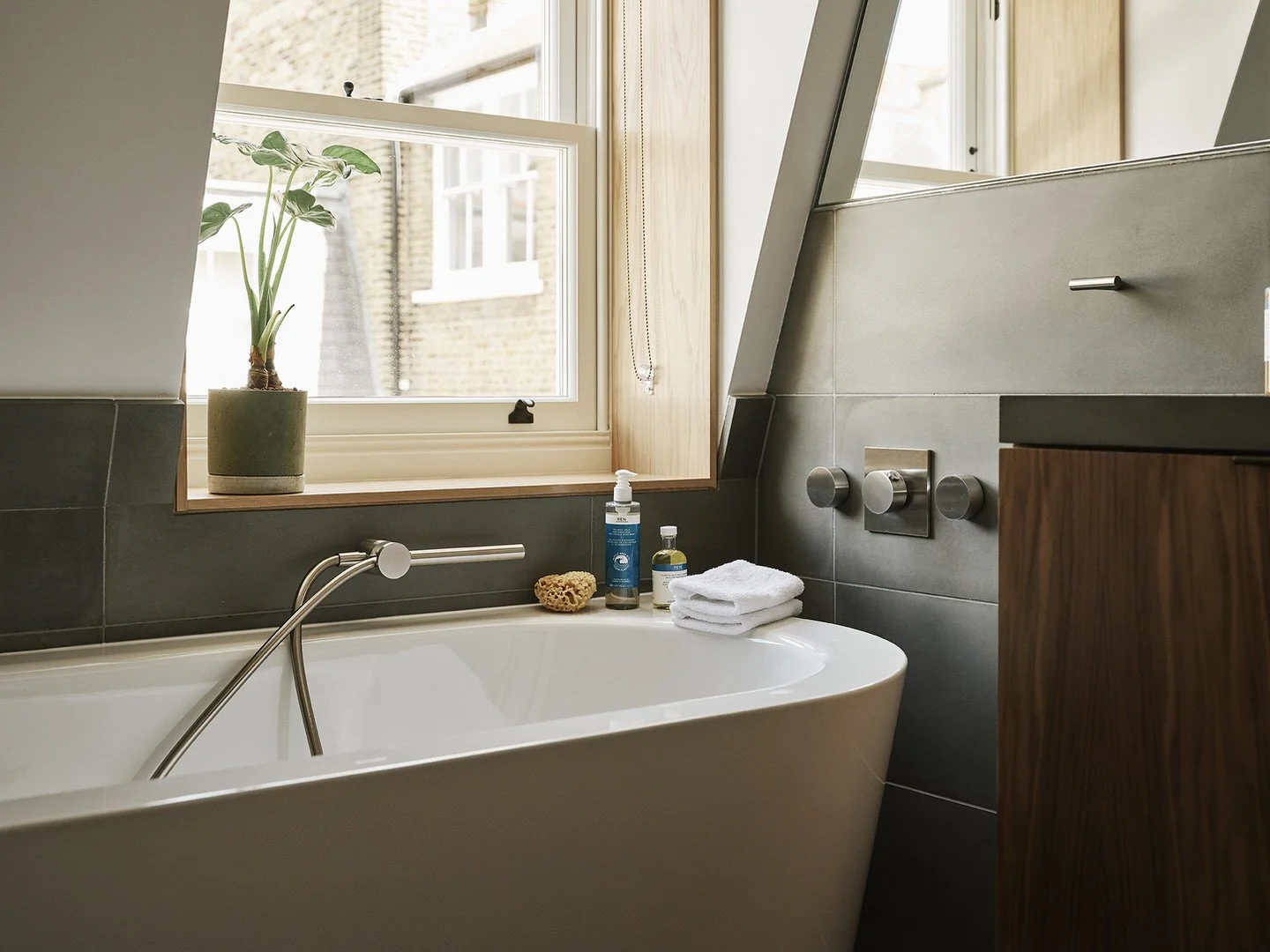the-weymouth-collection-1bed-deluxe-2.jpg