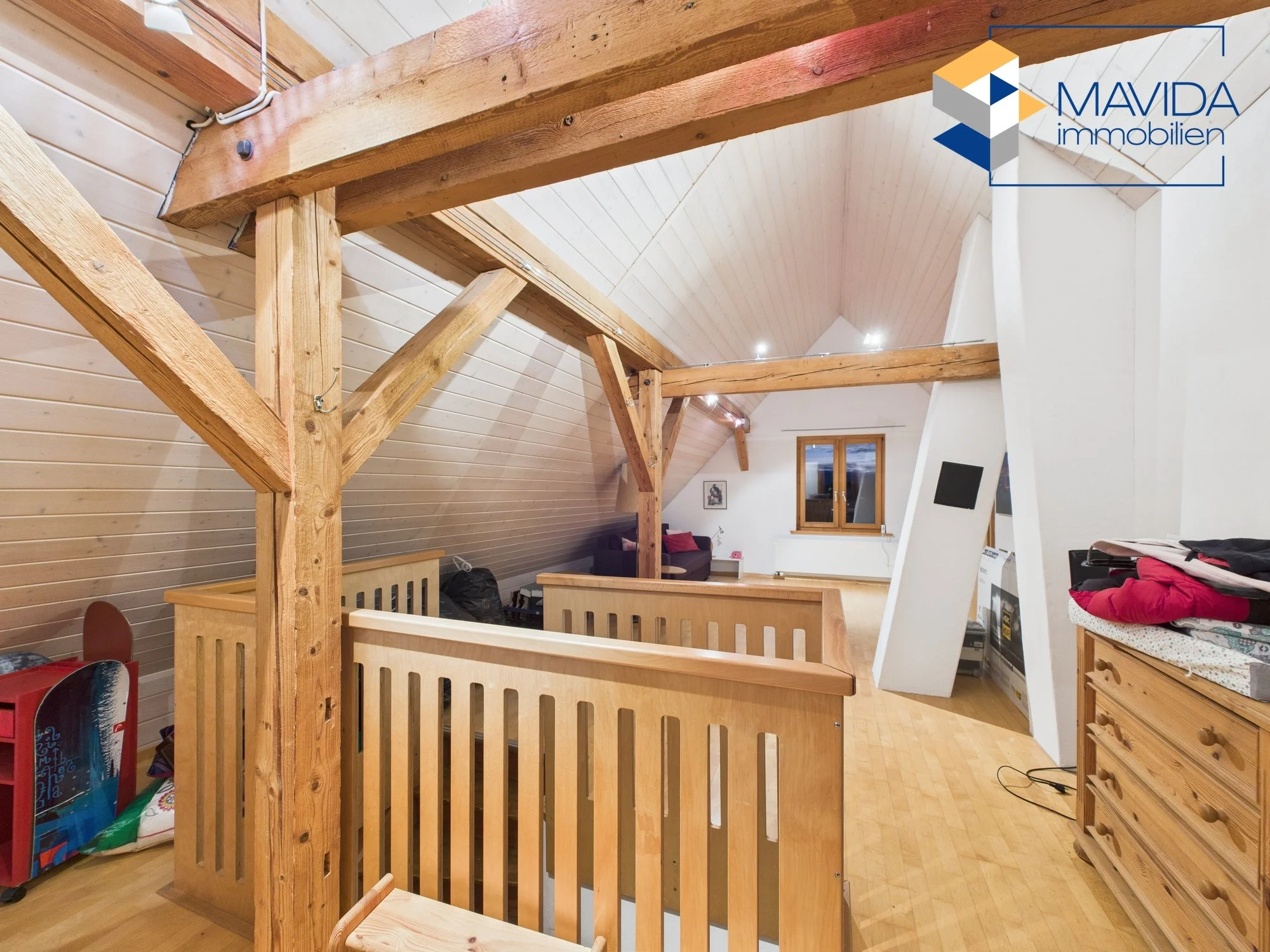 Dachgeschoss Bild 2.jpg