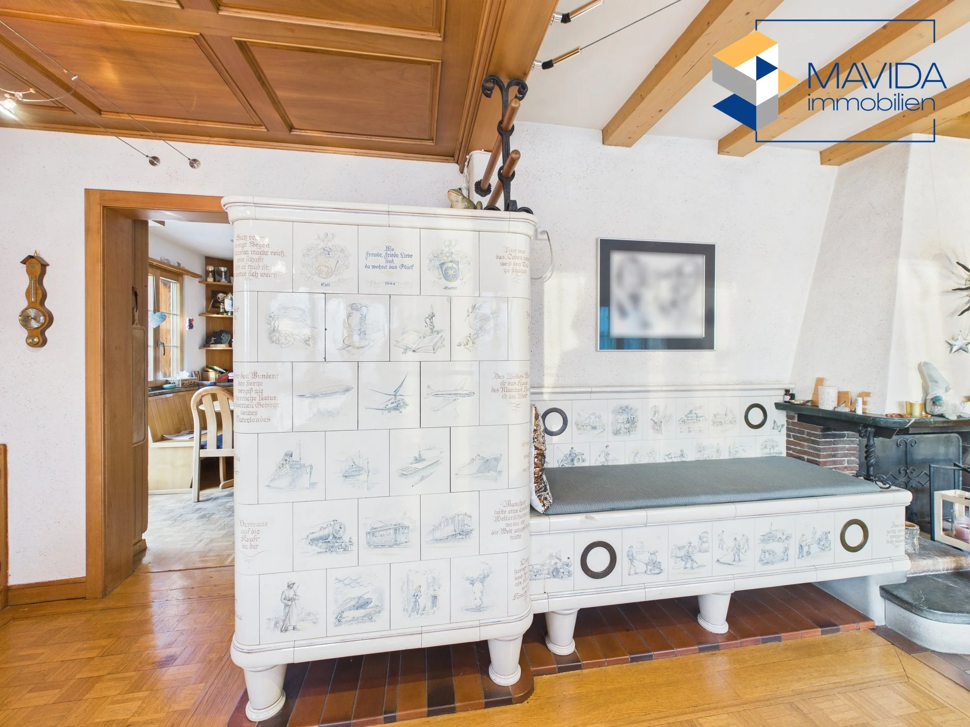 Wohnzimmer Kachelofen.jpg