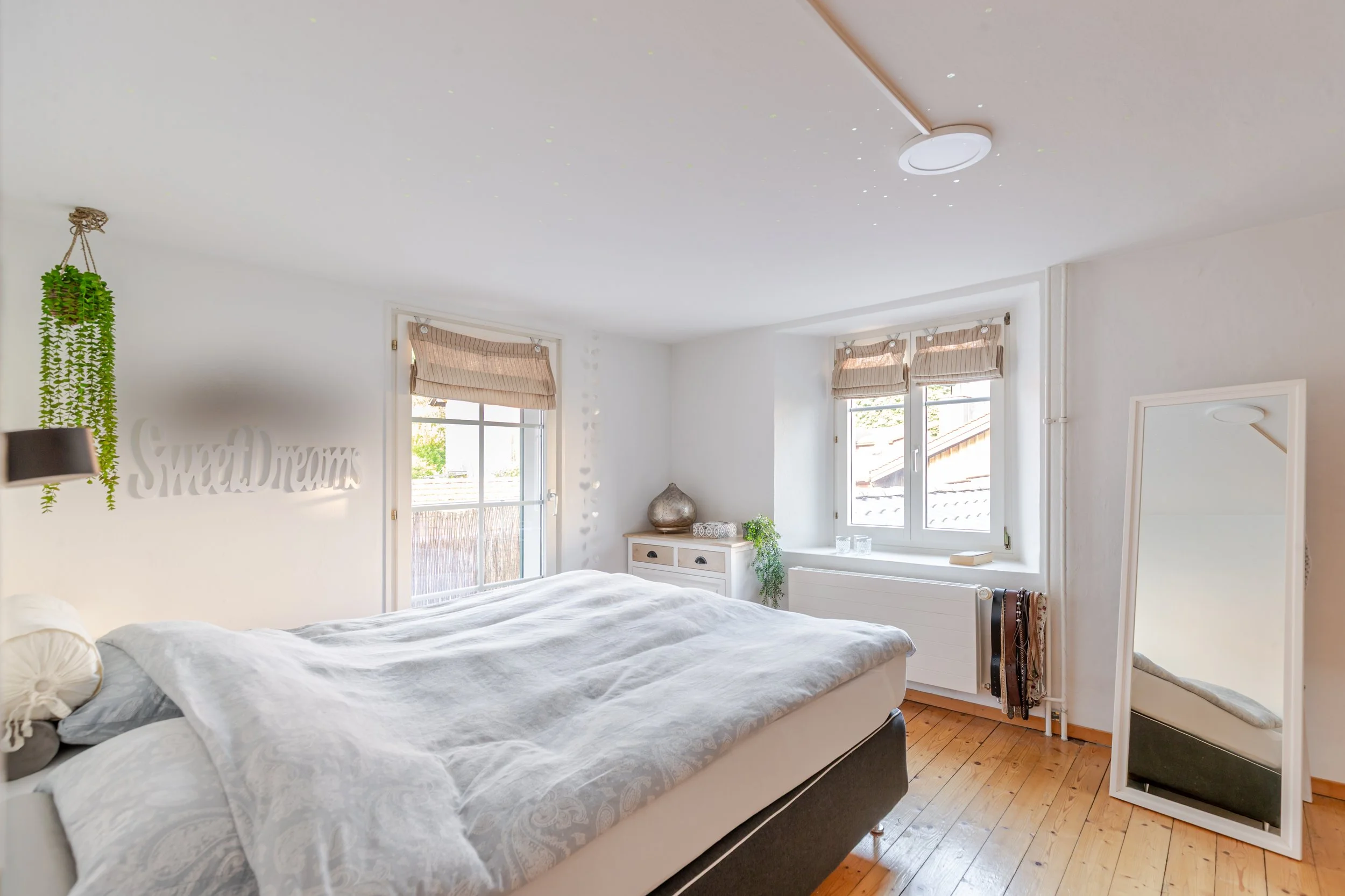 Zimmer 2 im 1.OG.jpg