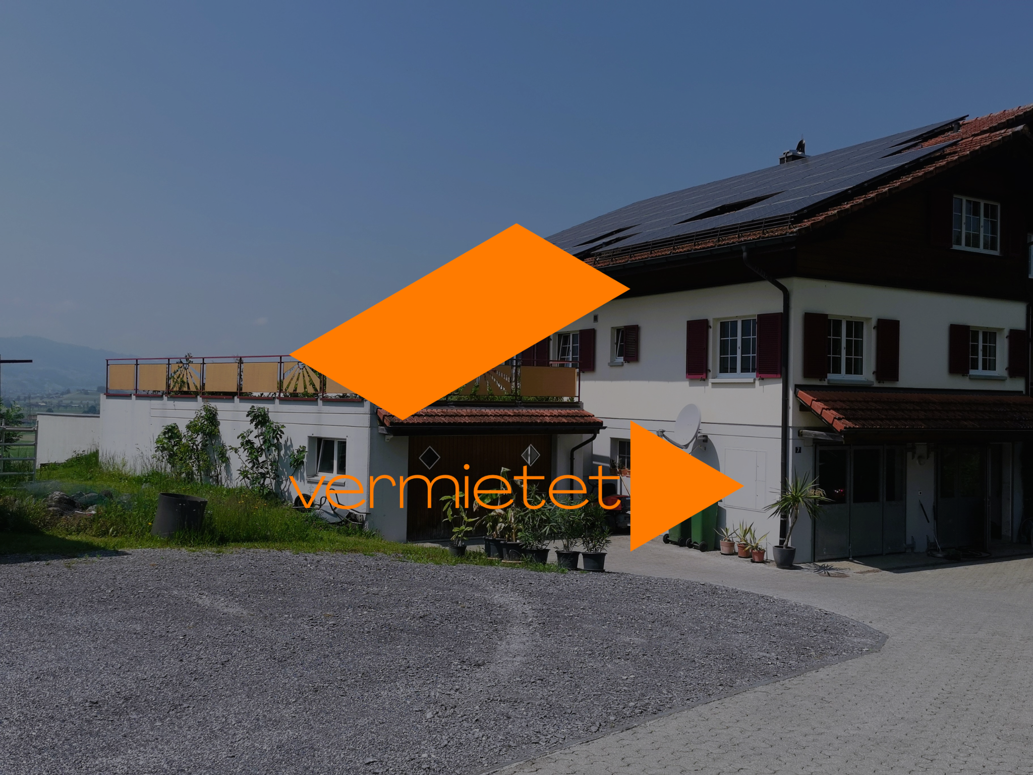 Benken SG: Charmantes Doppeleinfamilienhaus an sonniger, ruhiger Lage