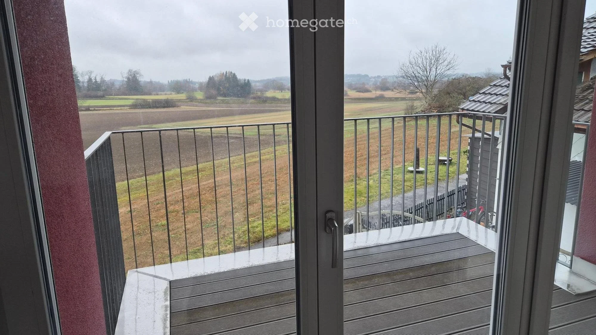 Wetzikon ZH: Hochwertig möbliertes Wohnobjekt mit Blick ins Grüne