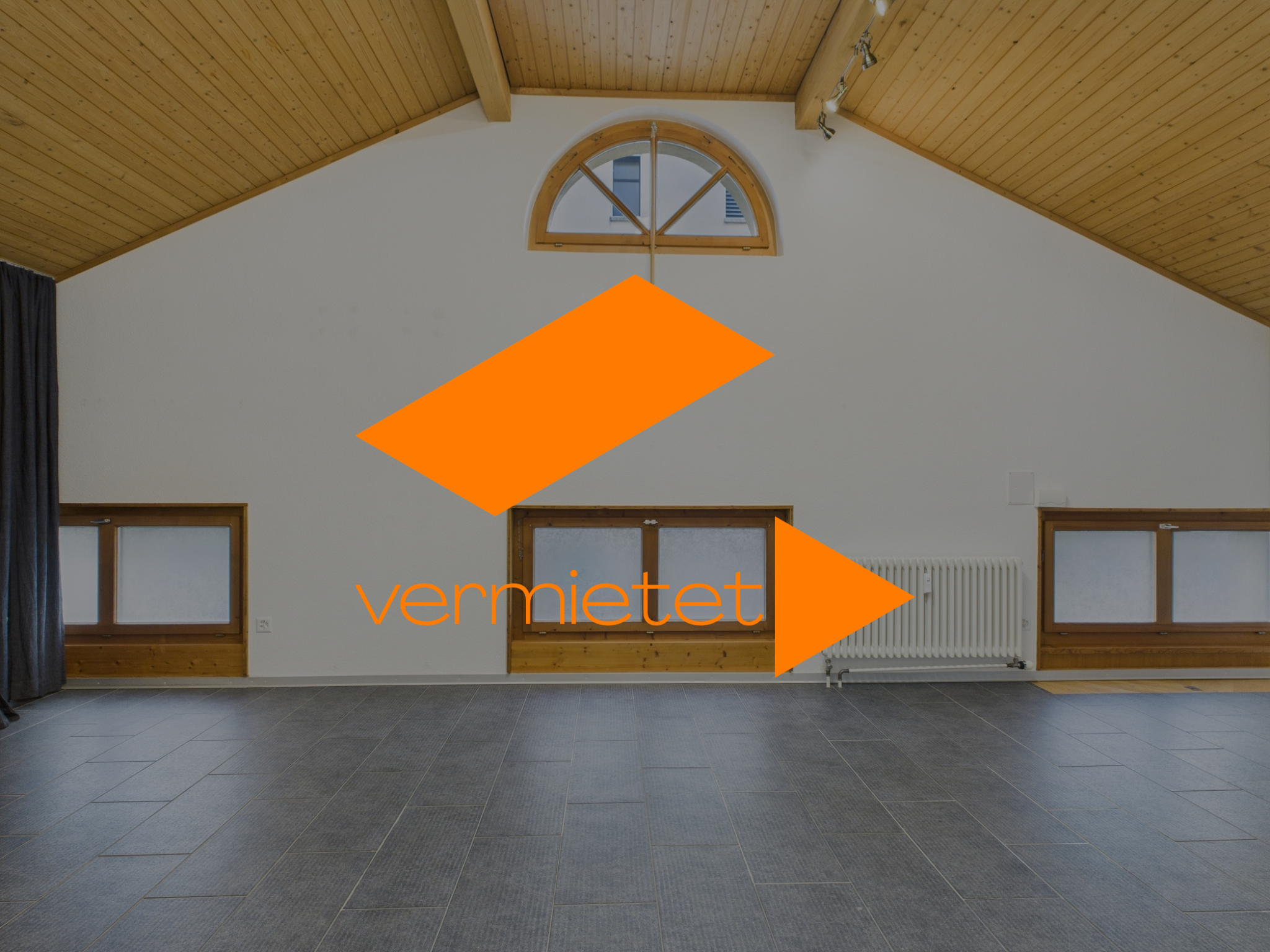 Bäretswil ZH: unzählige Möglichkeiten im gepflegten Gewerbehaus