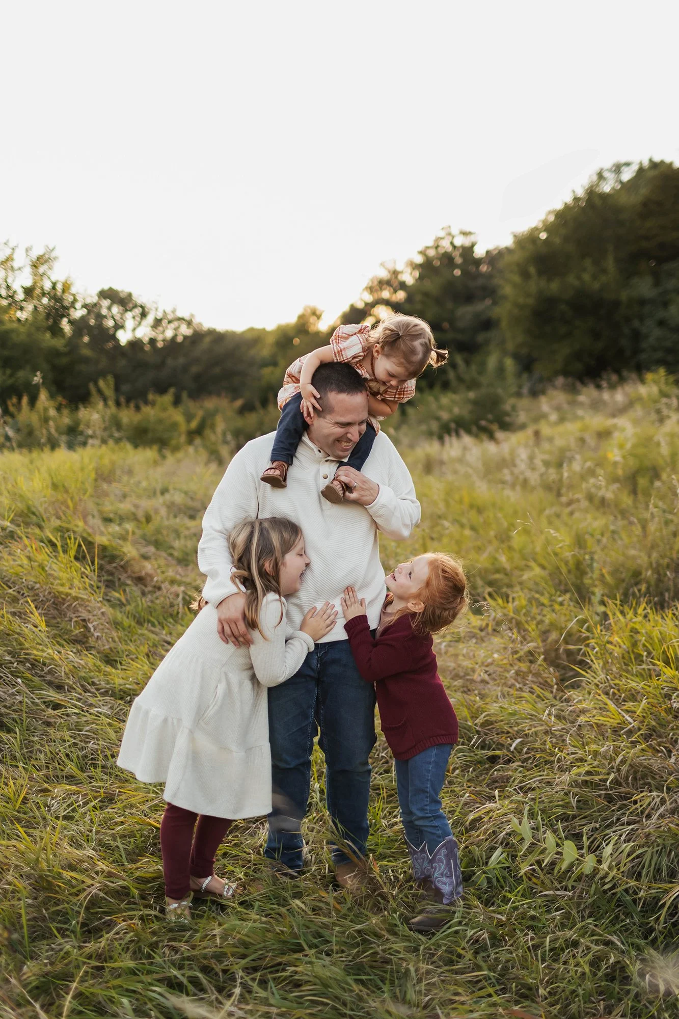 Dad and Daughters Picture. Sioux Falls, SD family session.