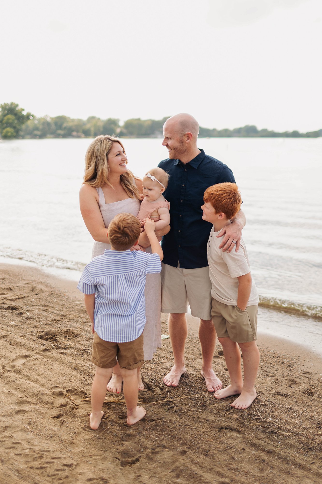 Family photos in Sioux Falls, SD. Beach Family Pictures.