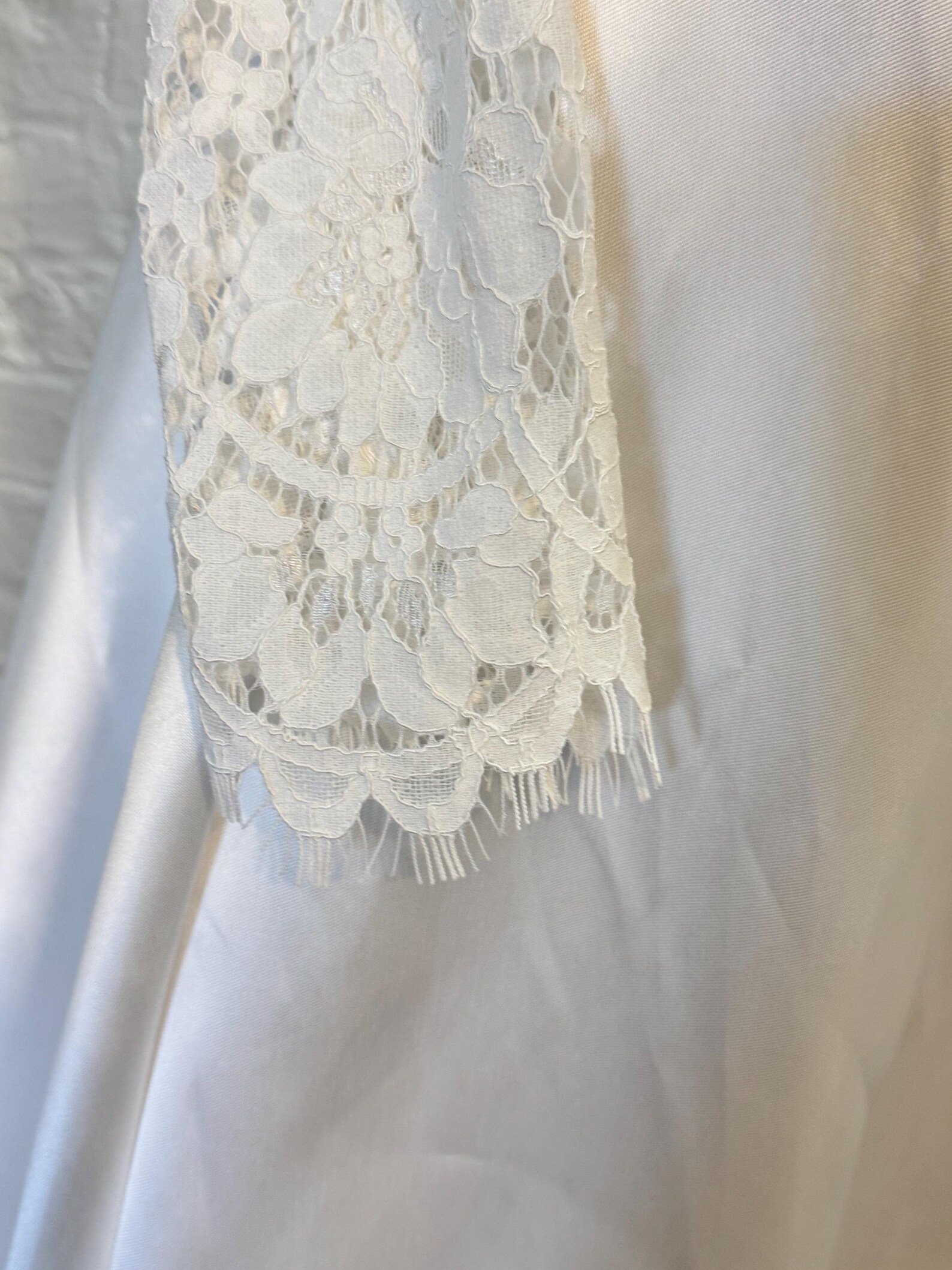 original-lace-sleeve.jpg