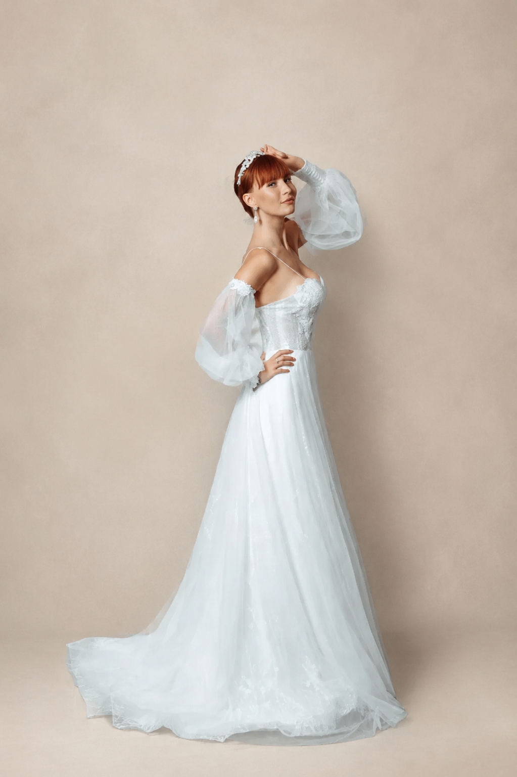 06-victorian-kathia-tulle-wedding-gown-warm-greige.png
