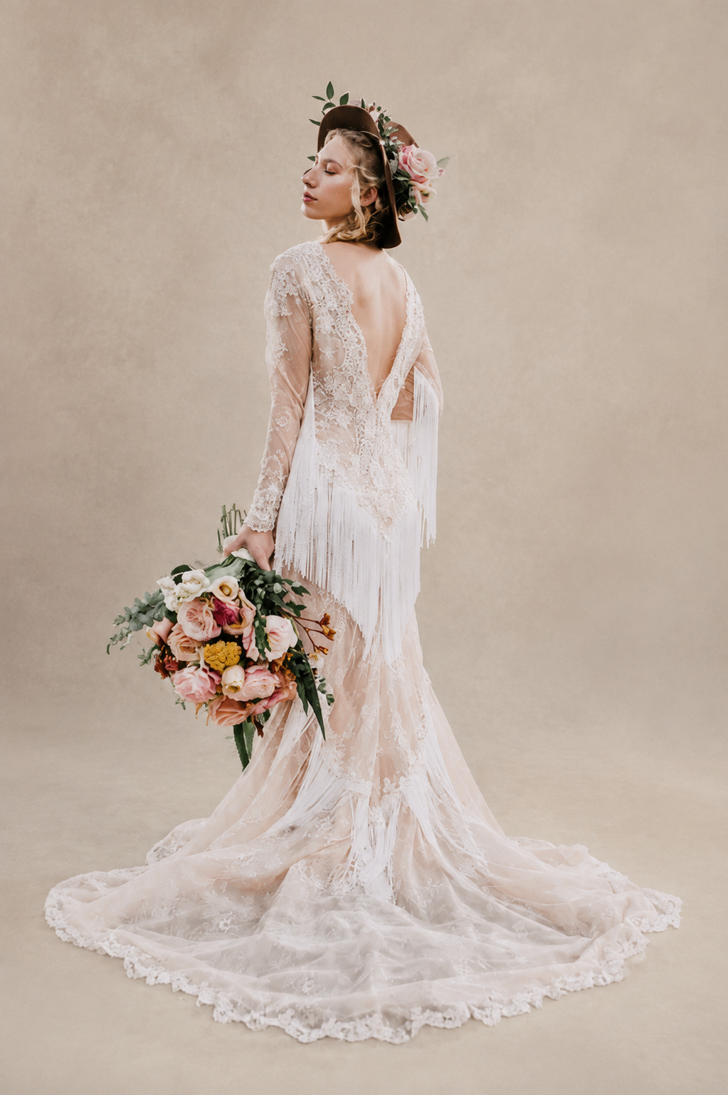 04-bohemian-wedding-dress-angie-warm-greige.png