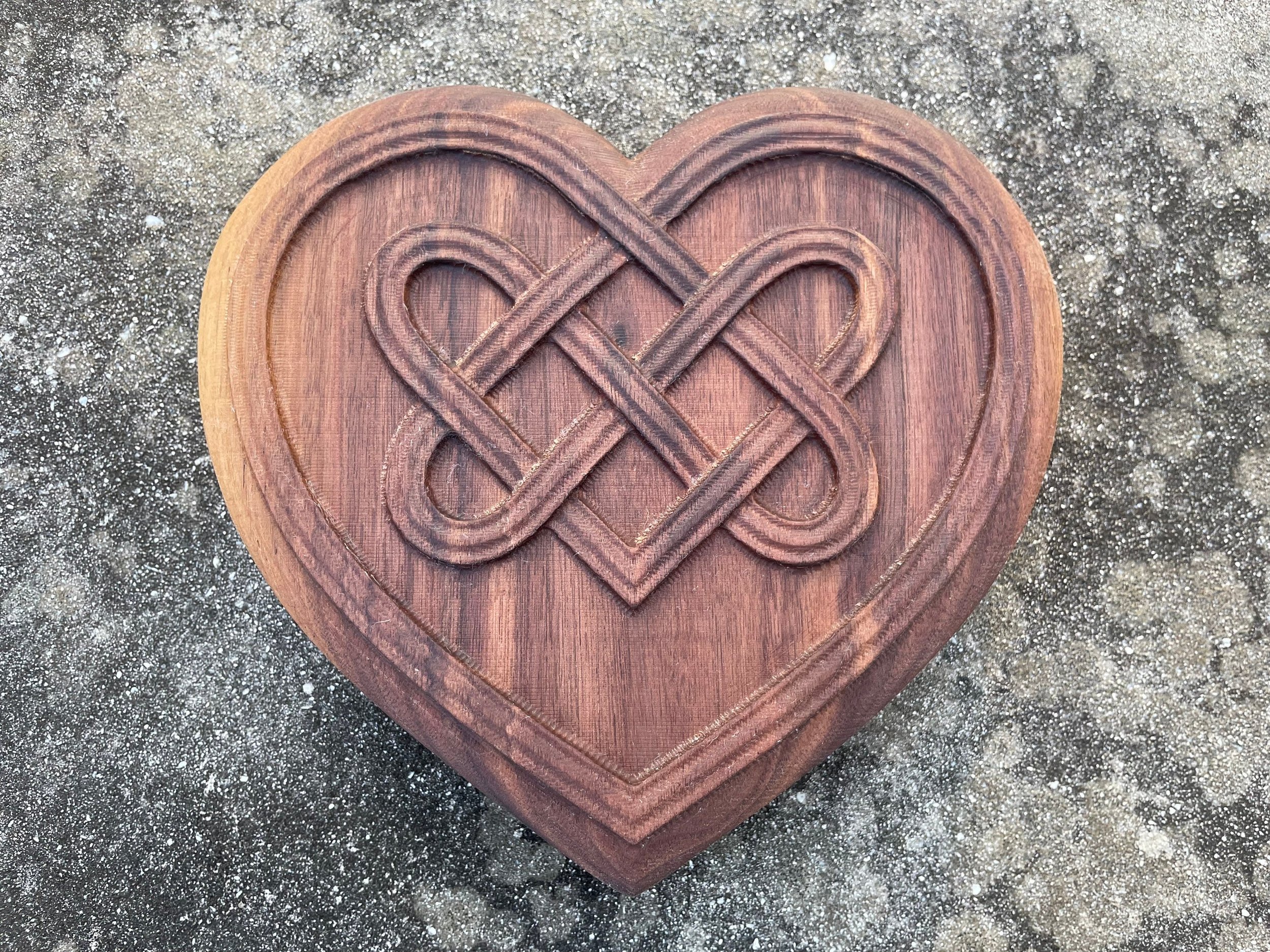 https://i.etsystatic.com/34489972/r/il/8652a2/4614091657/il_fullxfull.4614091657_4tj9.jpg