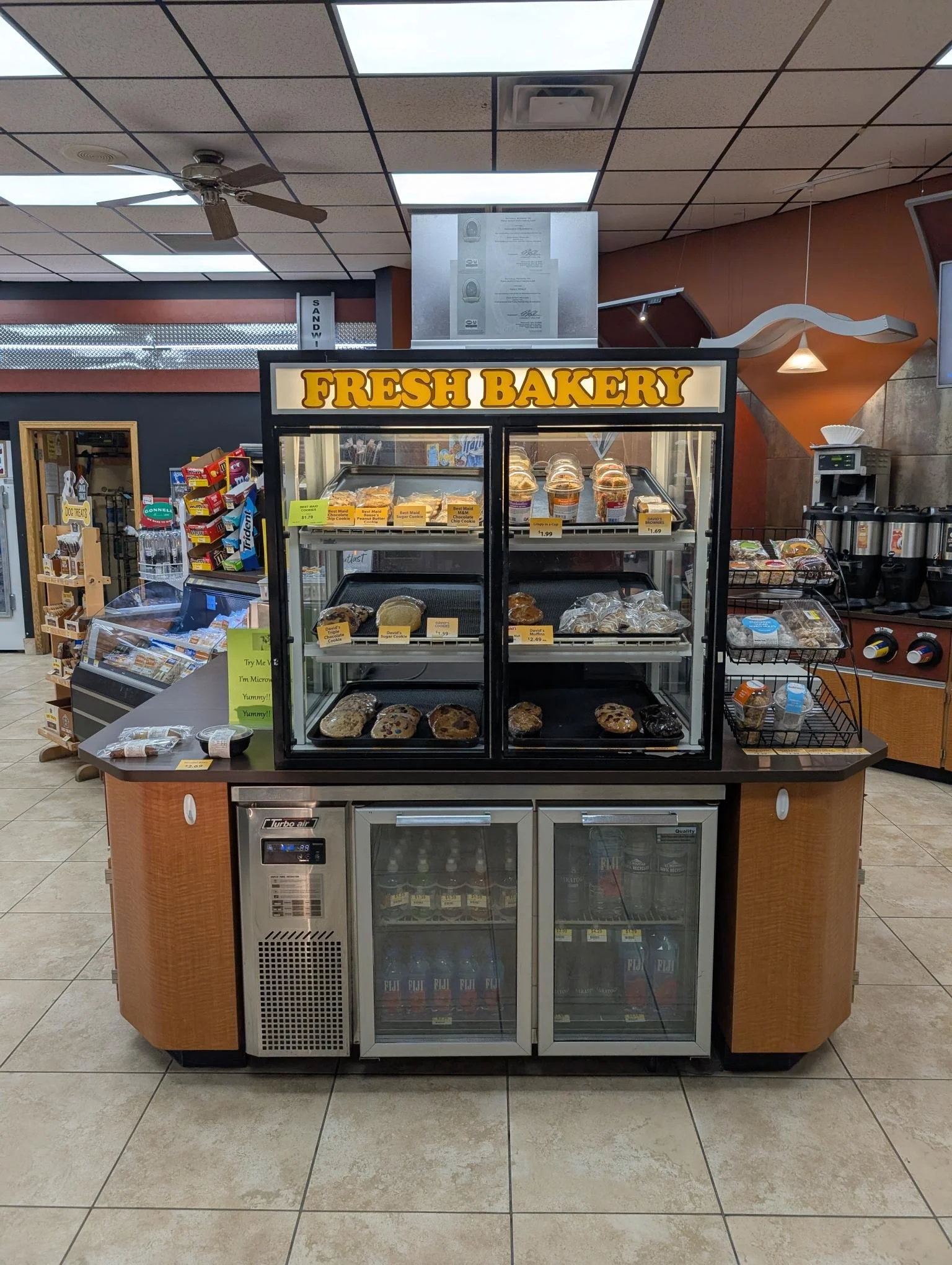 Fuel On Marshfield: Gas, Hot Food, Bakery & Liquor All in One Convenient Stop