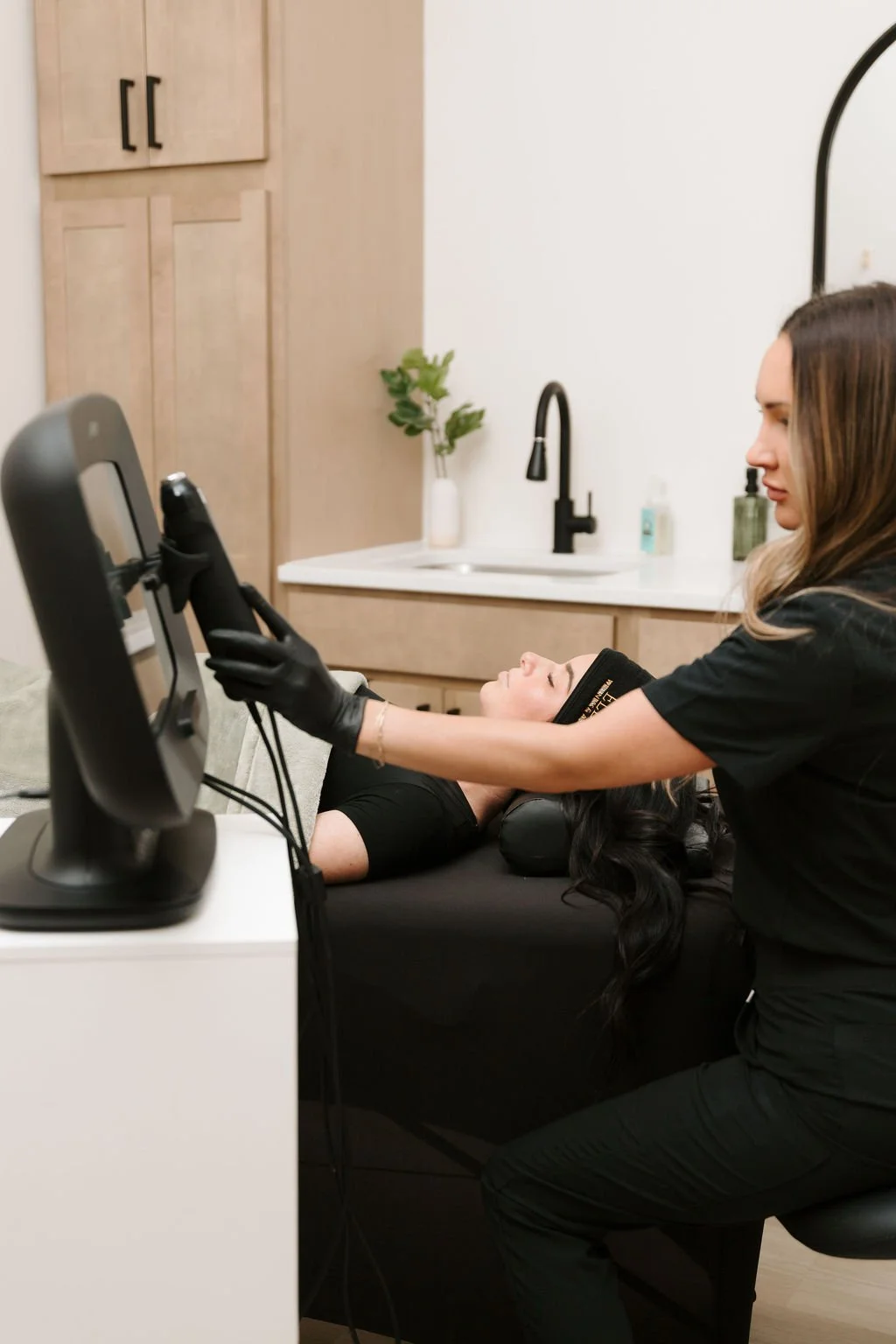 Glo2 Facial in Grand Rapids, MI: What It Is, Benefits, and What to Expect at Elevé Wellness &amp; Aesthetics