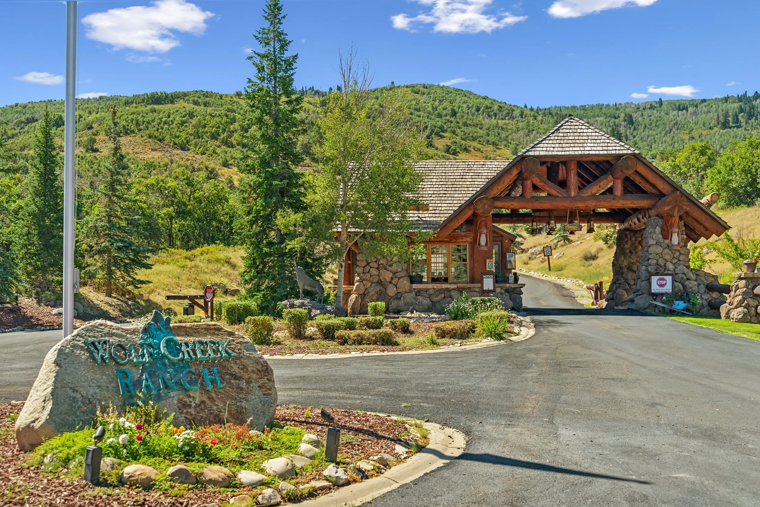 1315 N Trappers Loop Rd_HDR017.JPG