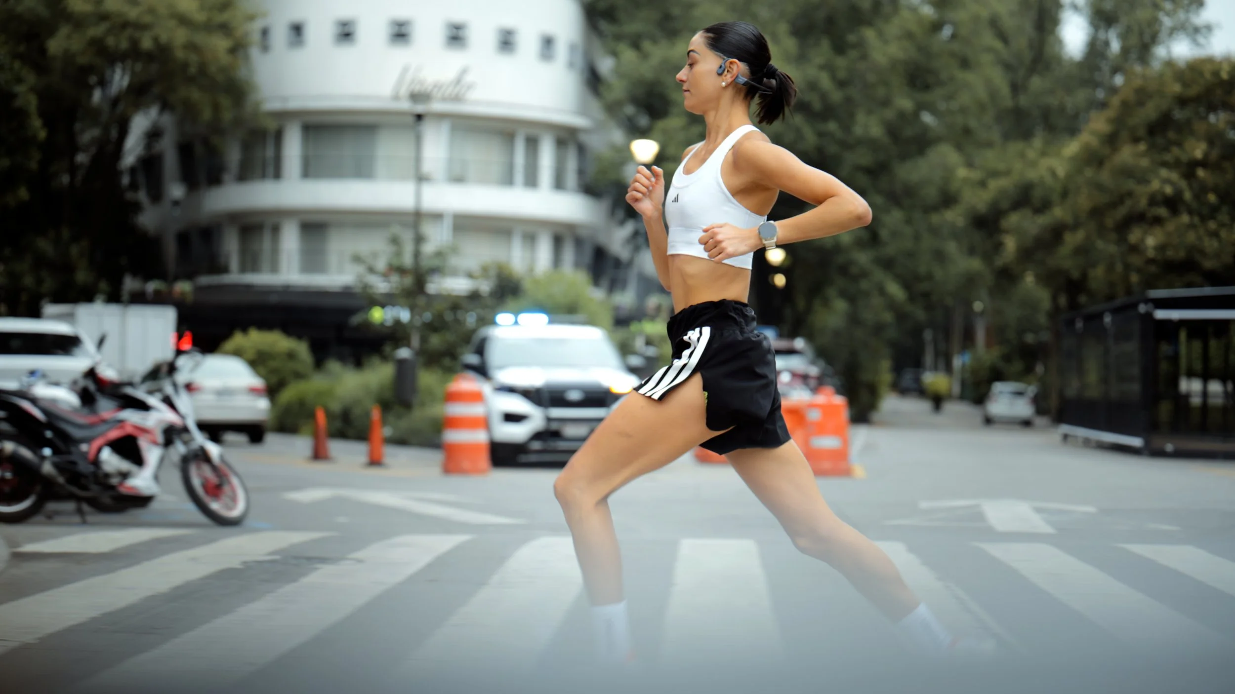 Vanessa Herrera ft. Adidas