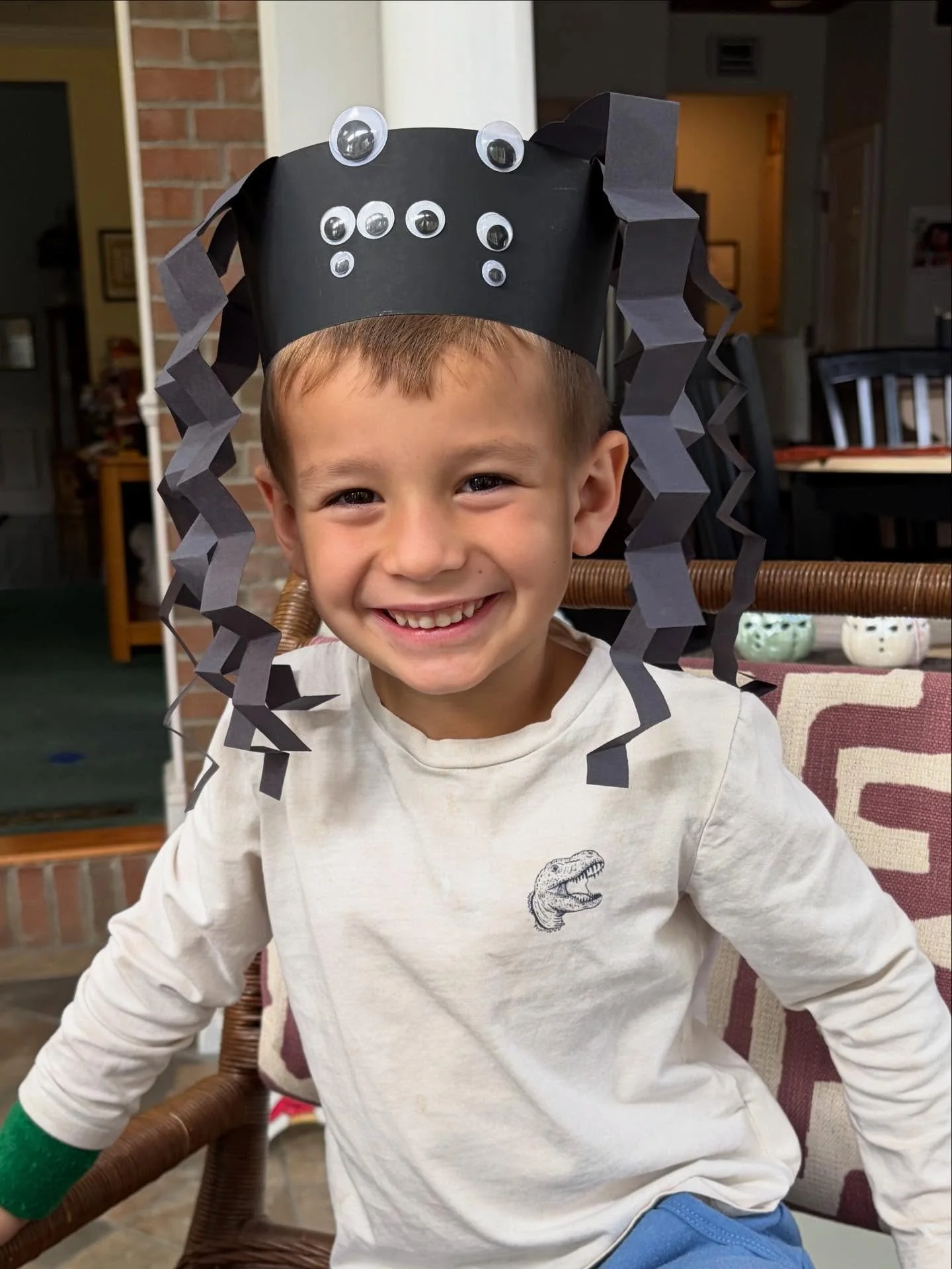 Simple crafts. Big smiles. 🕷️

Sometimes all it takes is a little glue, paper, and imagination to turn an ordinary day into something grand &mdash; and our kits have you covered!

#grandmomentsactivitykits #spidercraft #toddlerfun #preschoolactiviti
