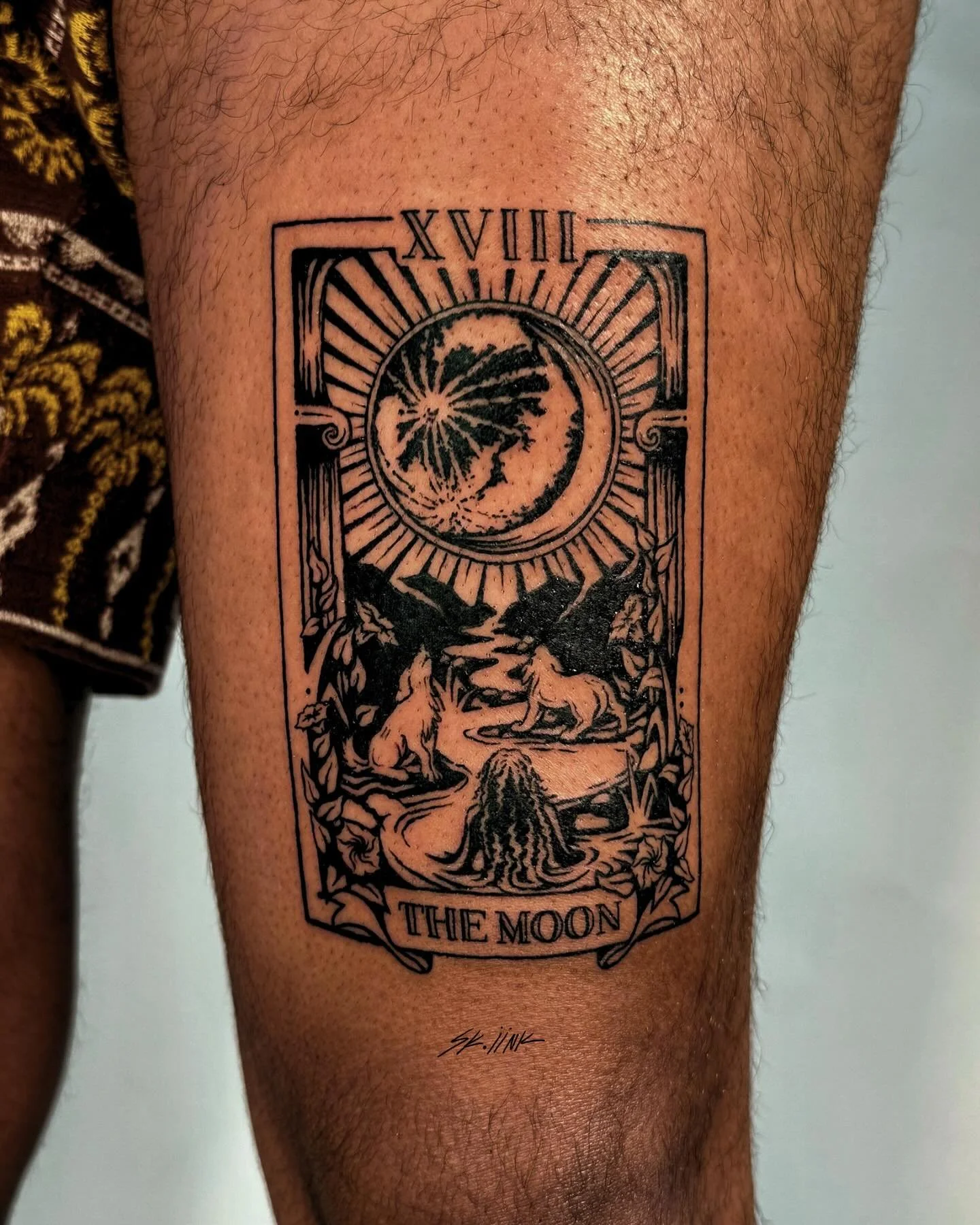 the moon tarot card for Aaron 🌙 thank you for the trust!! we spent some time at the beginning of the session for this piece making some changes and collaborating on the vision until it was what we both wanted. i love being able to work with clients 