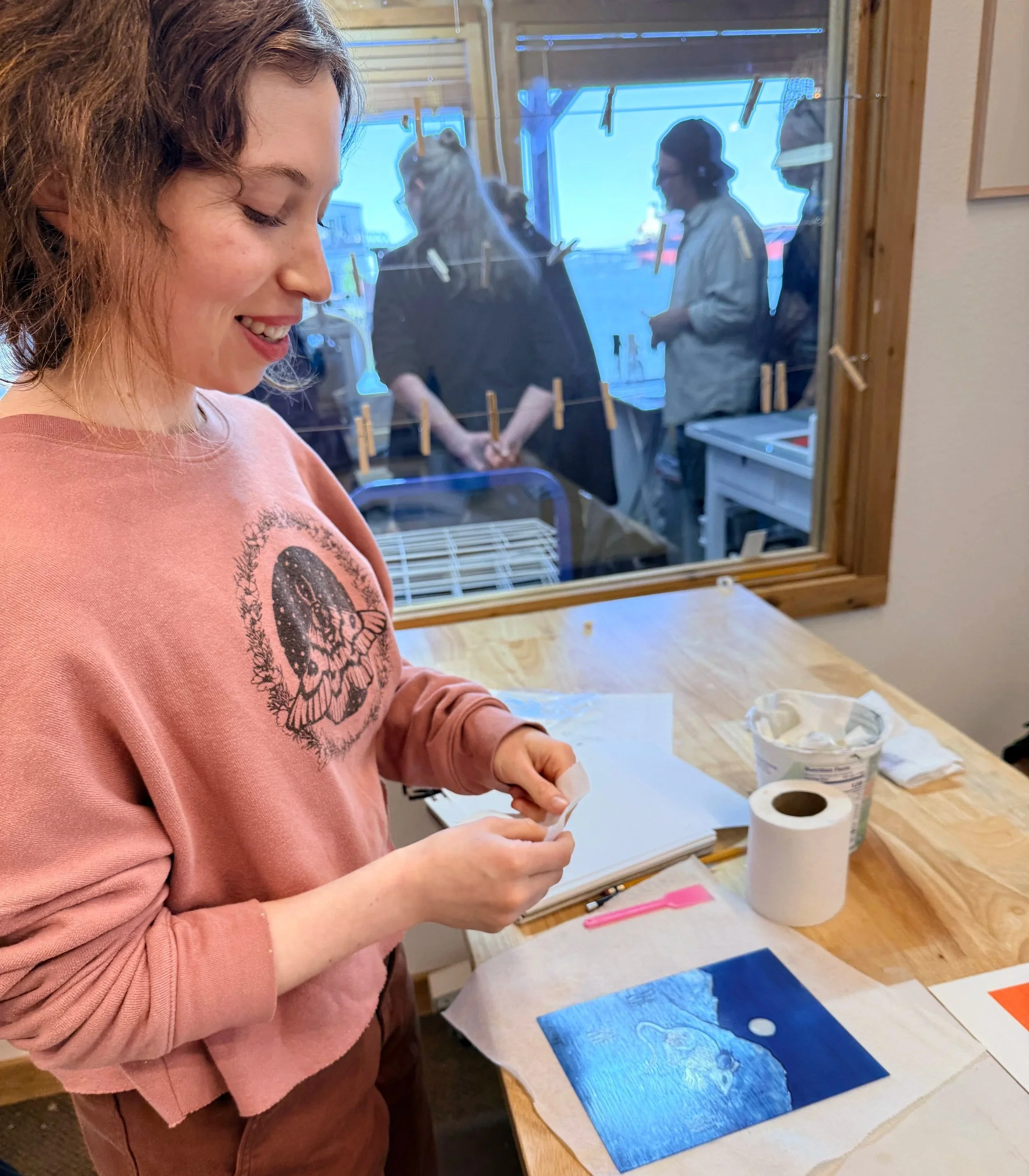 Anna in Hugo's class at Pier 11 Studio.