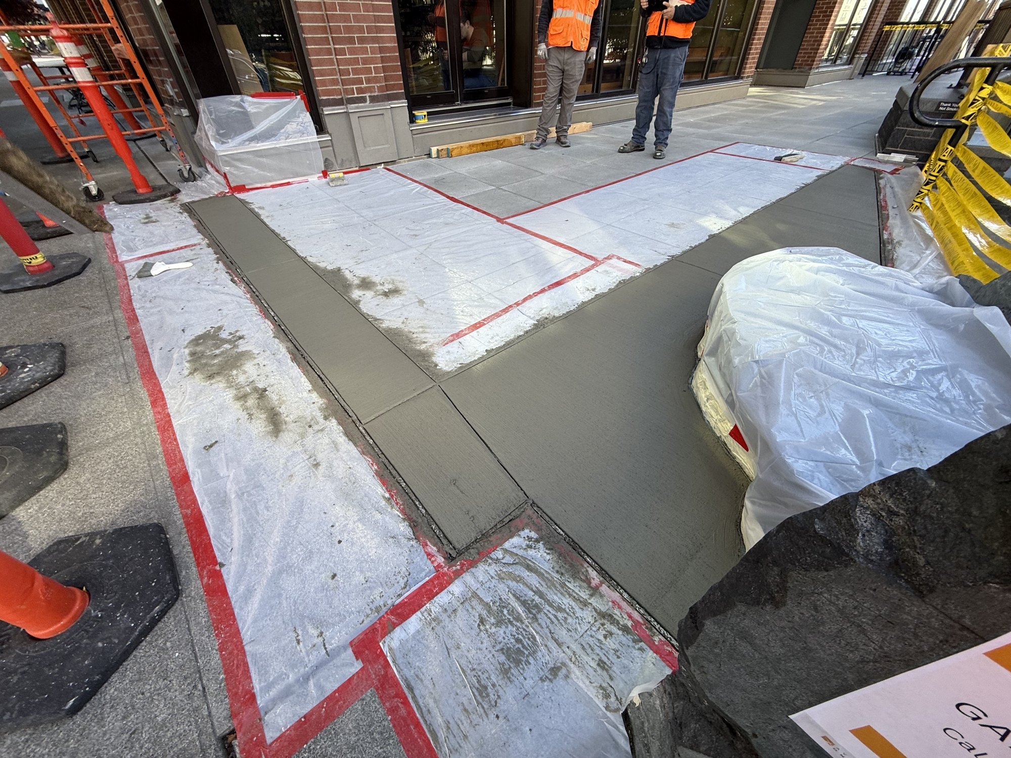 06-finished-commercial-sidewalk-panels-seattle.jpg