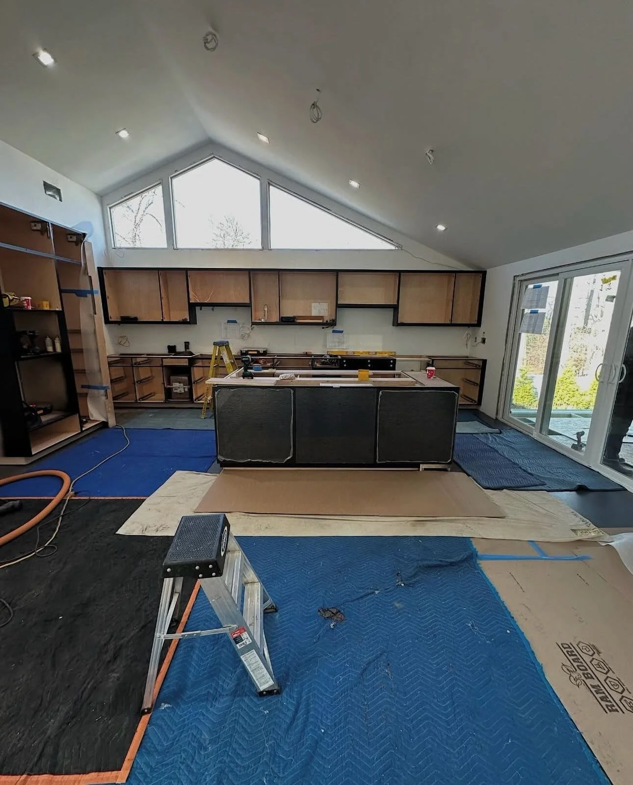 We love project in process - you can see it finally coming along after so much planning! Stay tuned for the big reveal! @chemetal.treefrog.interiorarts @beniaminboukourbane #custom #customcabinetry #customcabinets #wood #woodwork #woodworking #blackk