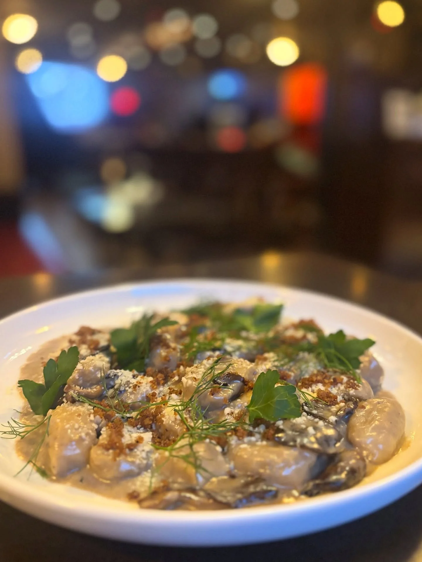 Foodie Friday 📸

Mushroom Gnocchi 
Roasted Oyster Mushroom, Mushroom Cream Sauce, Ricotta Gnocchi, Hudson Oven Sourdough Bread Crumbs. Vegetarian.

-> Lemon Panna Cotta
Blueberry Compote