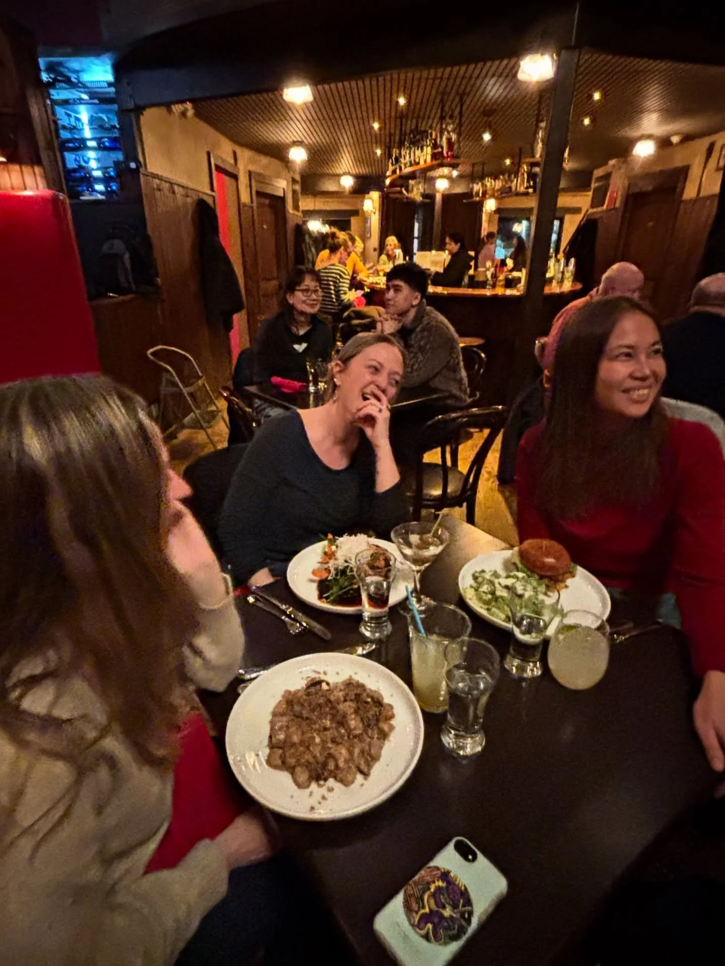 Galentine&rsquo;s Day @ The Grand! 

Spotted on the table: mushroom gnocchi, caraflex cabbage, hot honey chicken sandwich, a dirty martini, Moscow mule &amp; a maple cider ginger smash 🍽️🍸