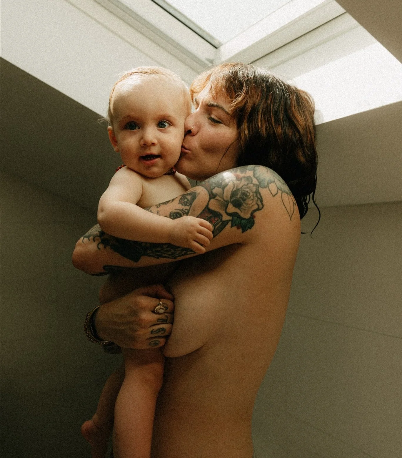 La Magie du Peau &agrave; Peau et de l&rsquo;Ocytocine ❤️

👶 &Ccedil;a rassure et apaise b&eacute;b&eacute; 
🌡 &Ccedil;a stabilise sa temp&eacute;rature et son rythme cardiaque
😴 &Ccedil;a favorise son sommeil
🤱 &Ccedil;a encourage l&rsquo;allait