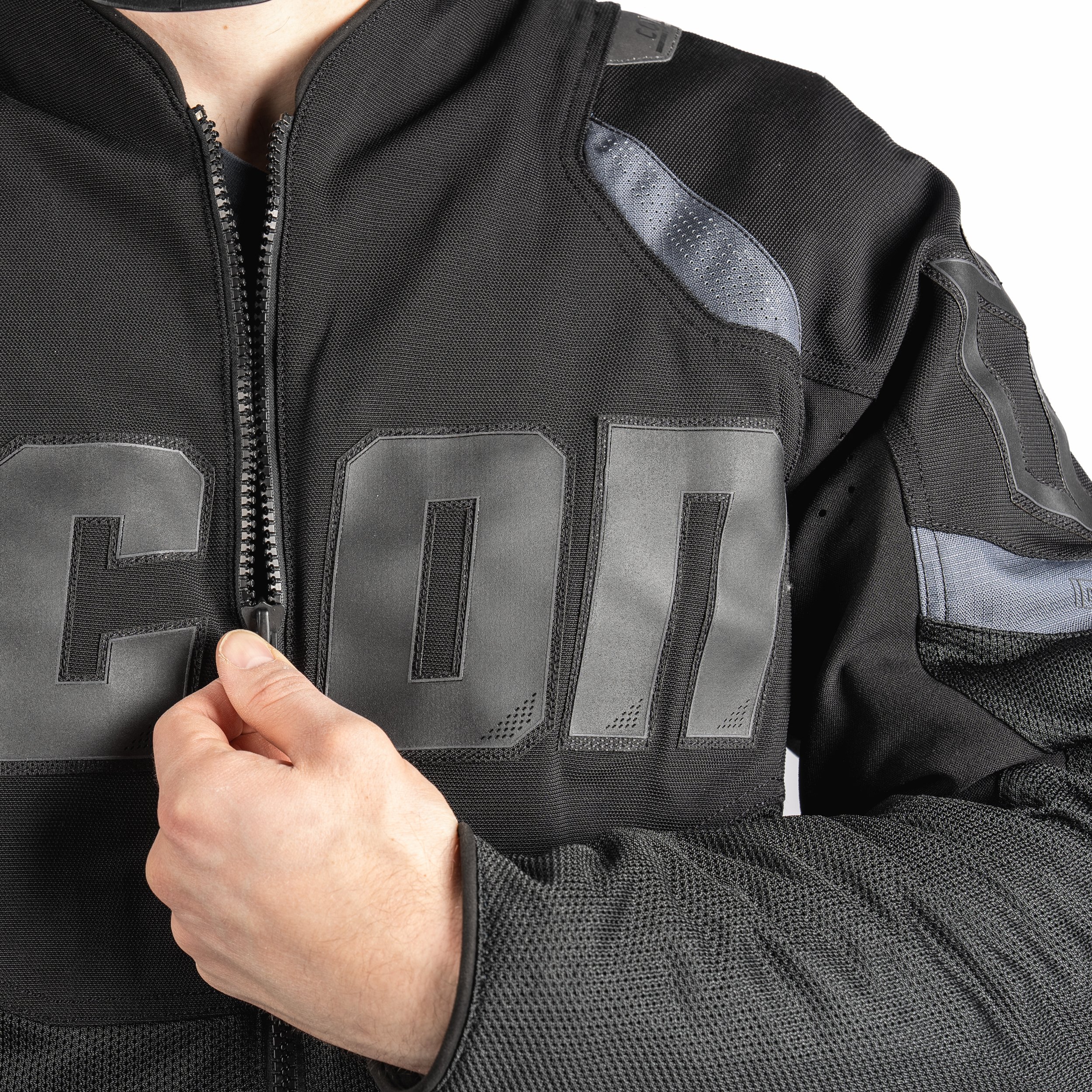Contra3OnBodyBlackDetail3.jpg