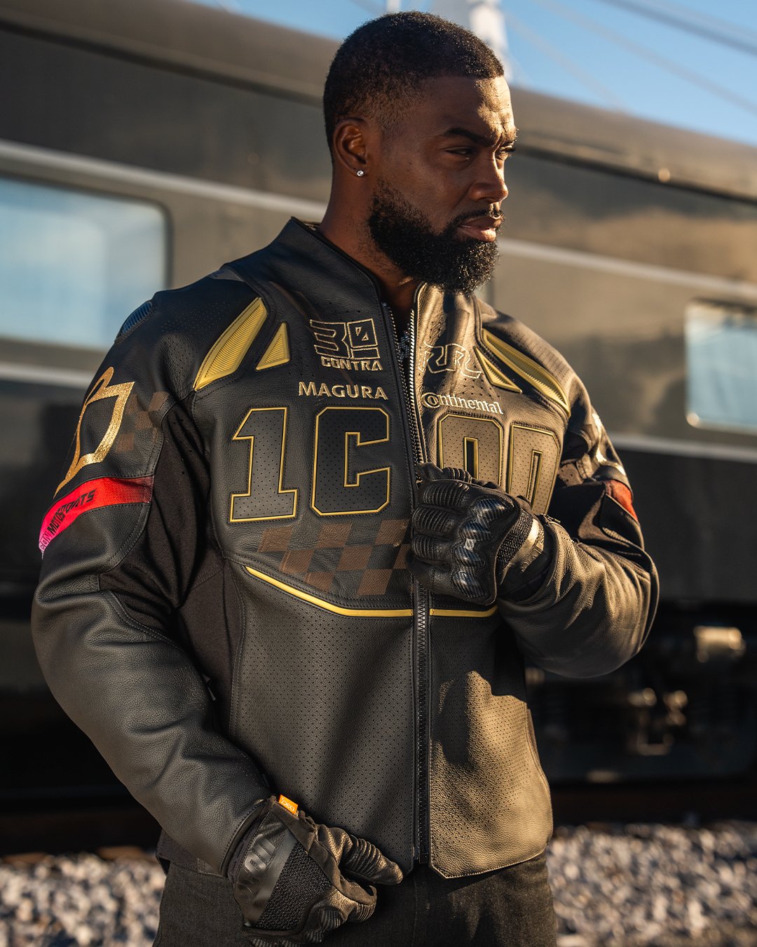 Why choose flair between flair and function. The Contra3 RizzRizz Leather Jacket features a Tracspec Brazilian cowhide chassis with strategically placed perforation zones for airflow. Pre-curved arms deliver a forward riding position, while D3O impac