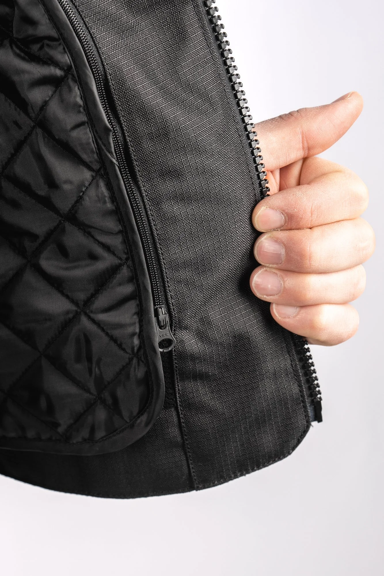 Contra3RROnBodyBlackDetail4.jpg