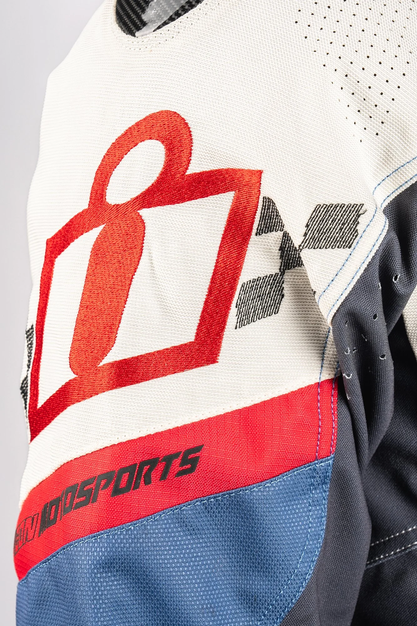 Contra3HeroBlueWhiteOnBodyDetail3.jpg