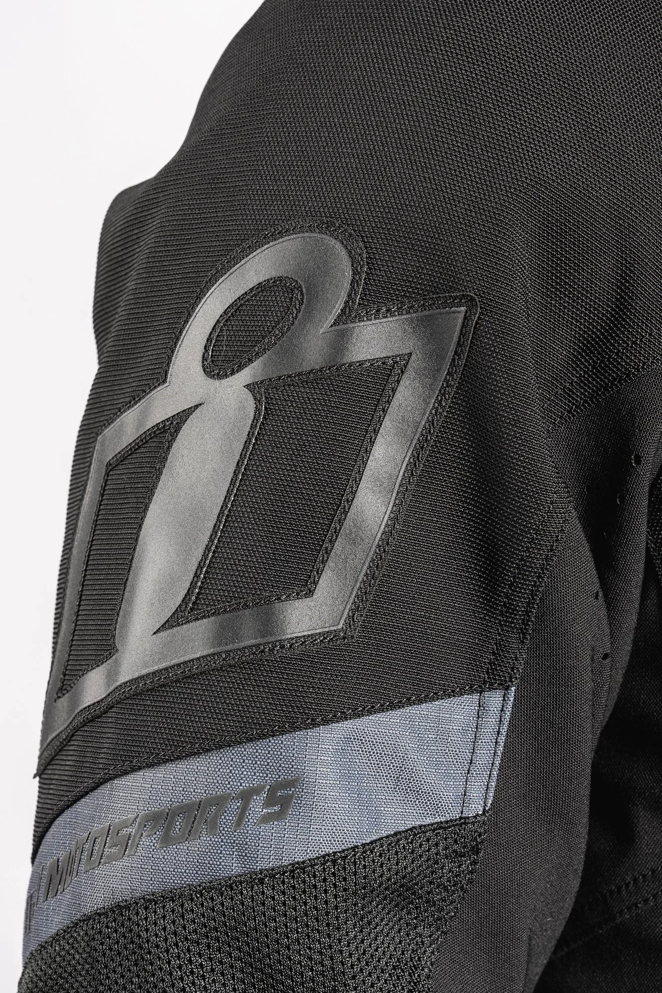 Contra3OnBodyBlackDetail4.jpg